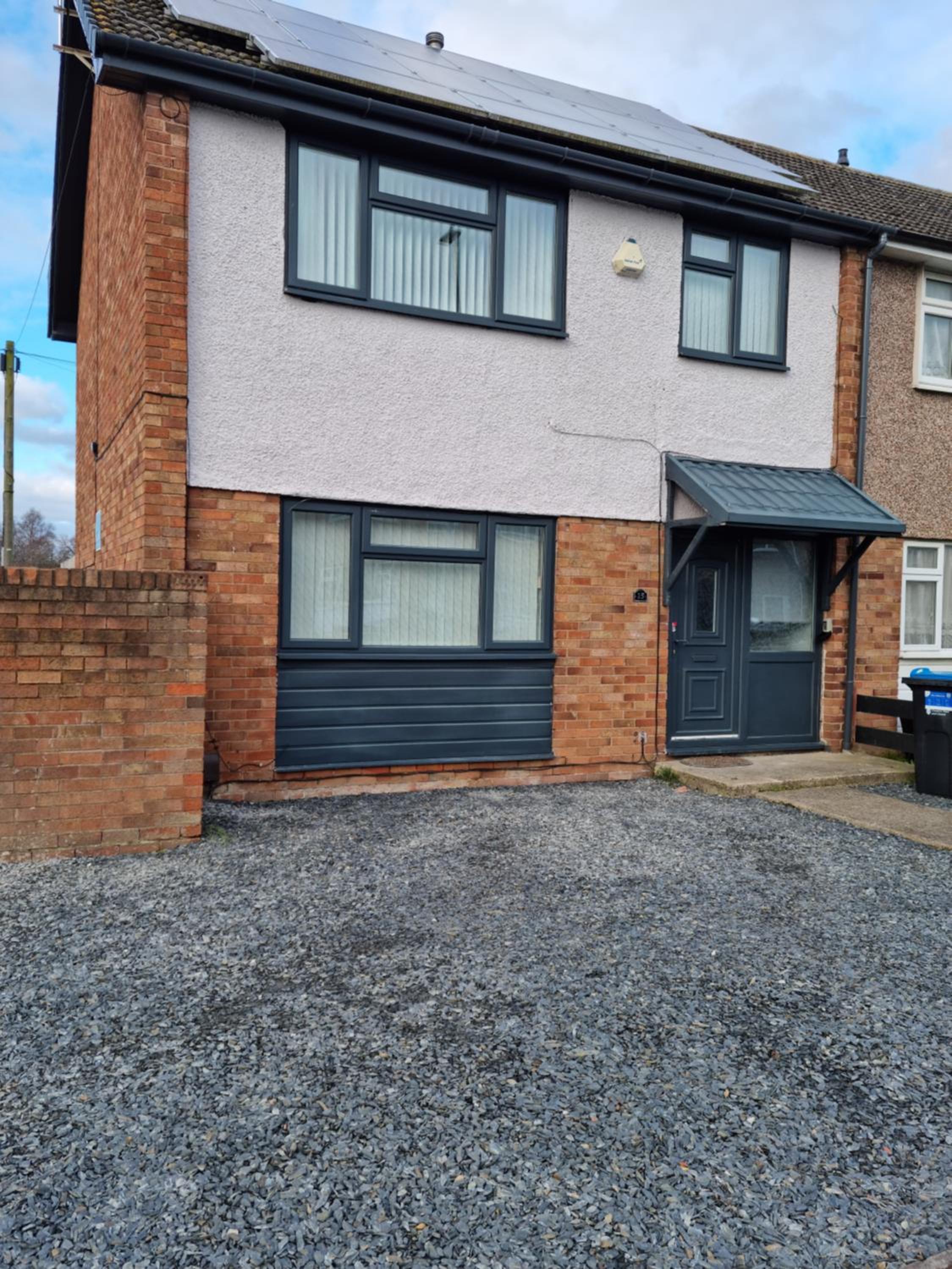 Three-Bedroom House photo 2
