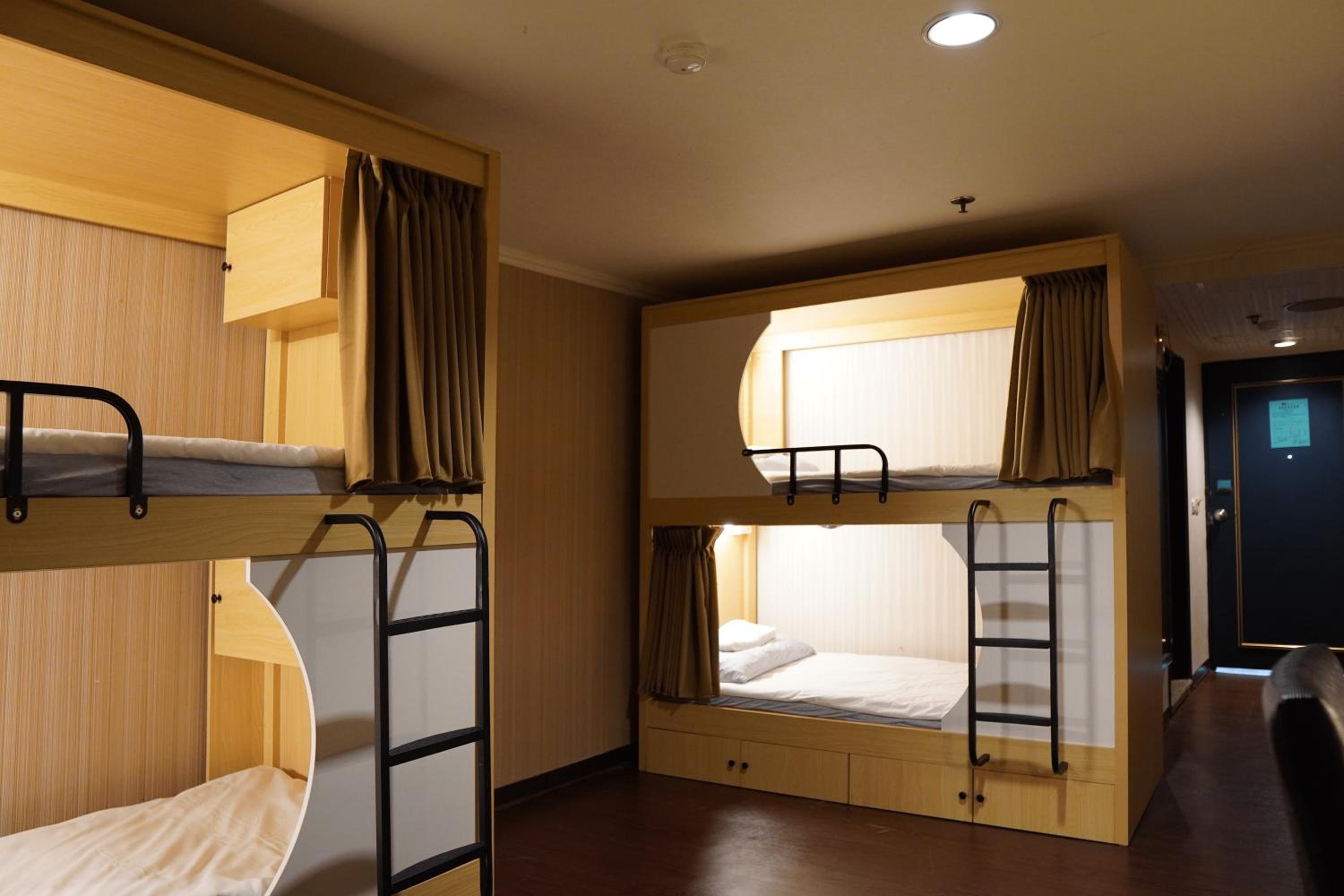 Bunk Bed in Male Dormitory Room  photo 2