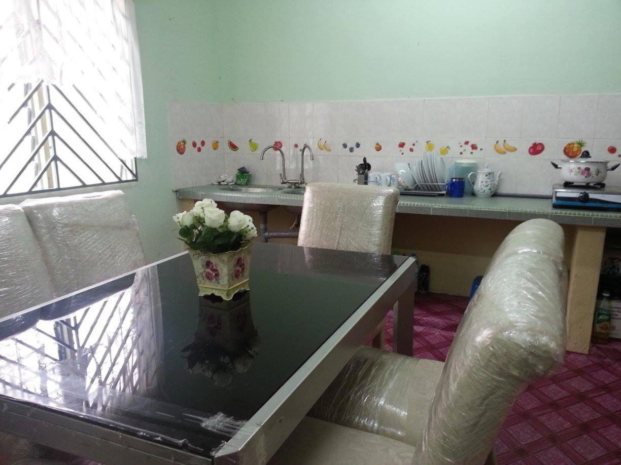 Three-Bedroom House photo 2