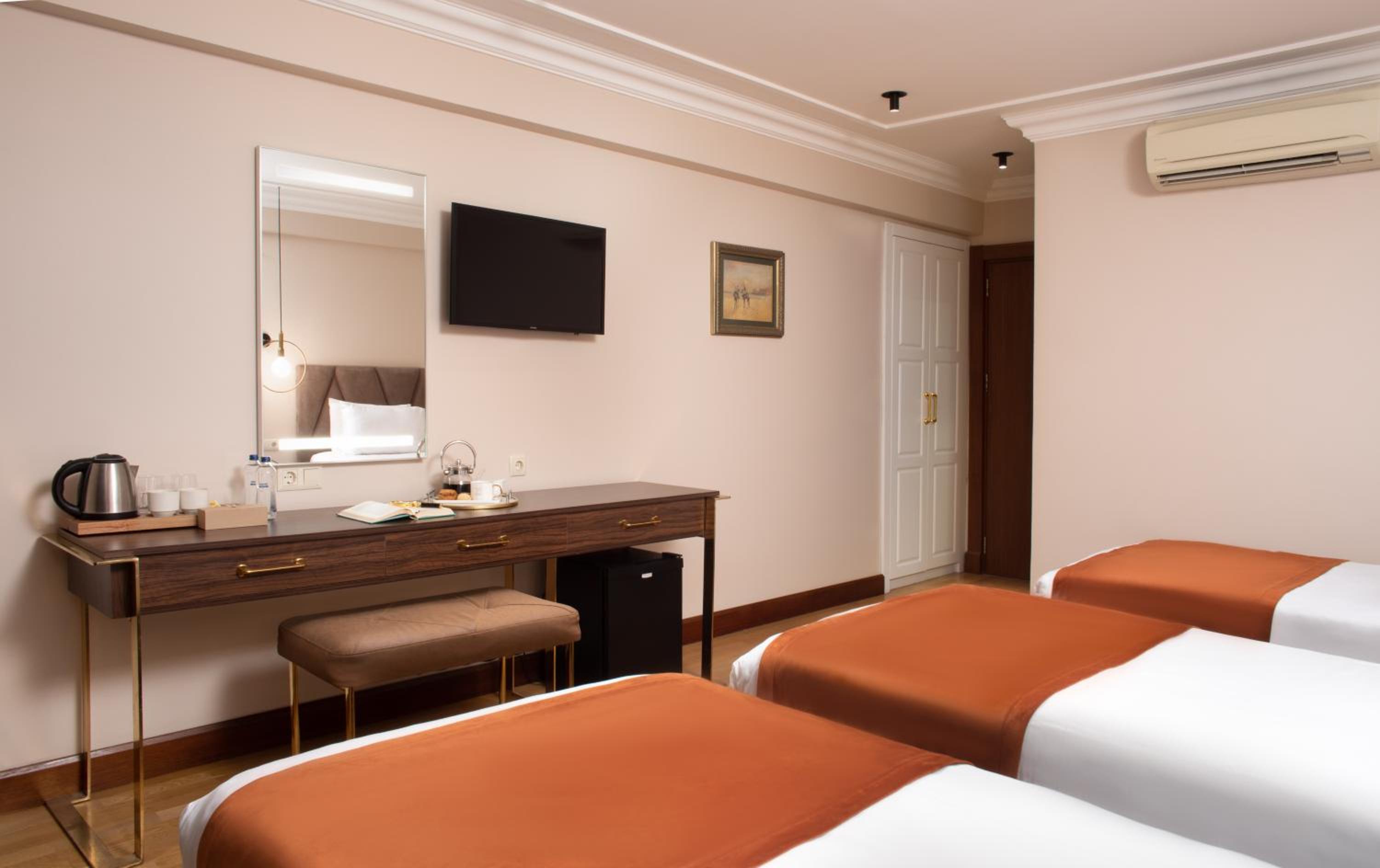 Standard Triple Room photo 2