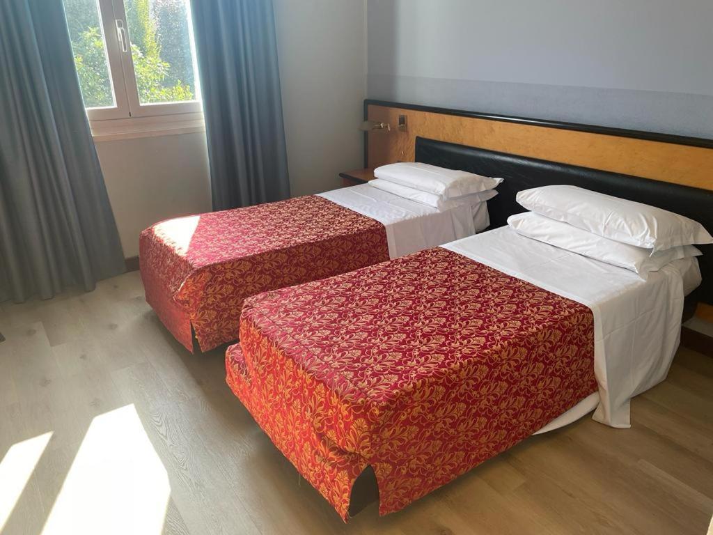 Twin Room - Photo 1