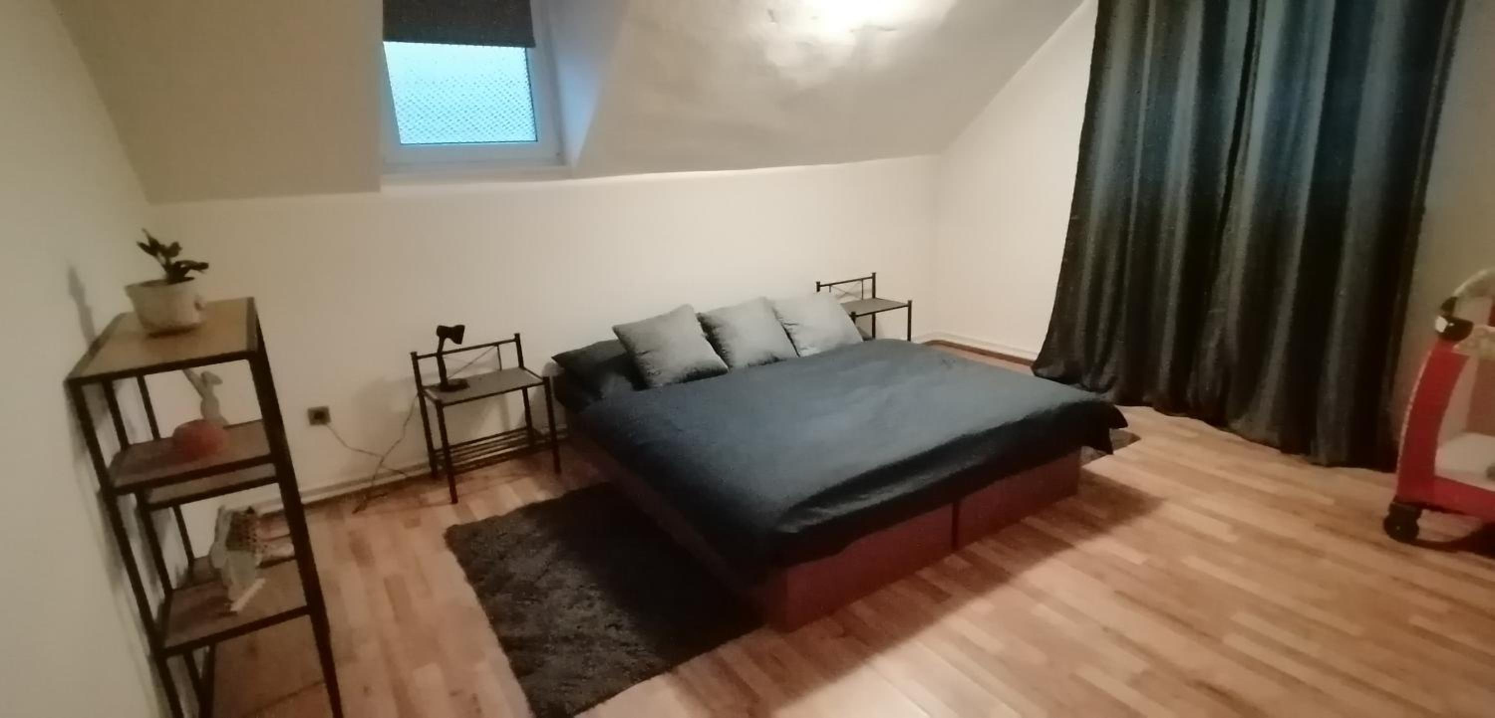 Two-Bedroom House - Photo 2