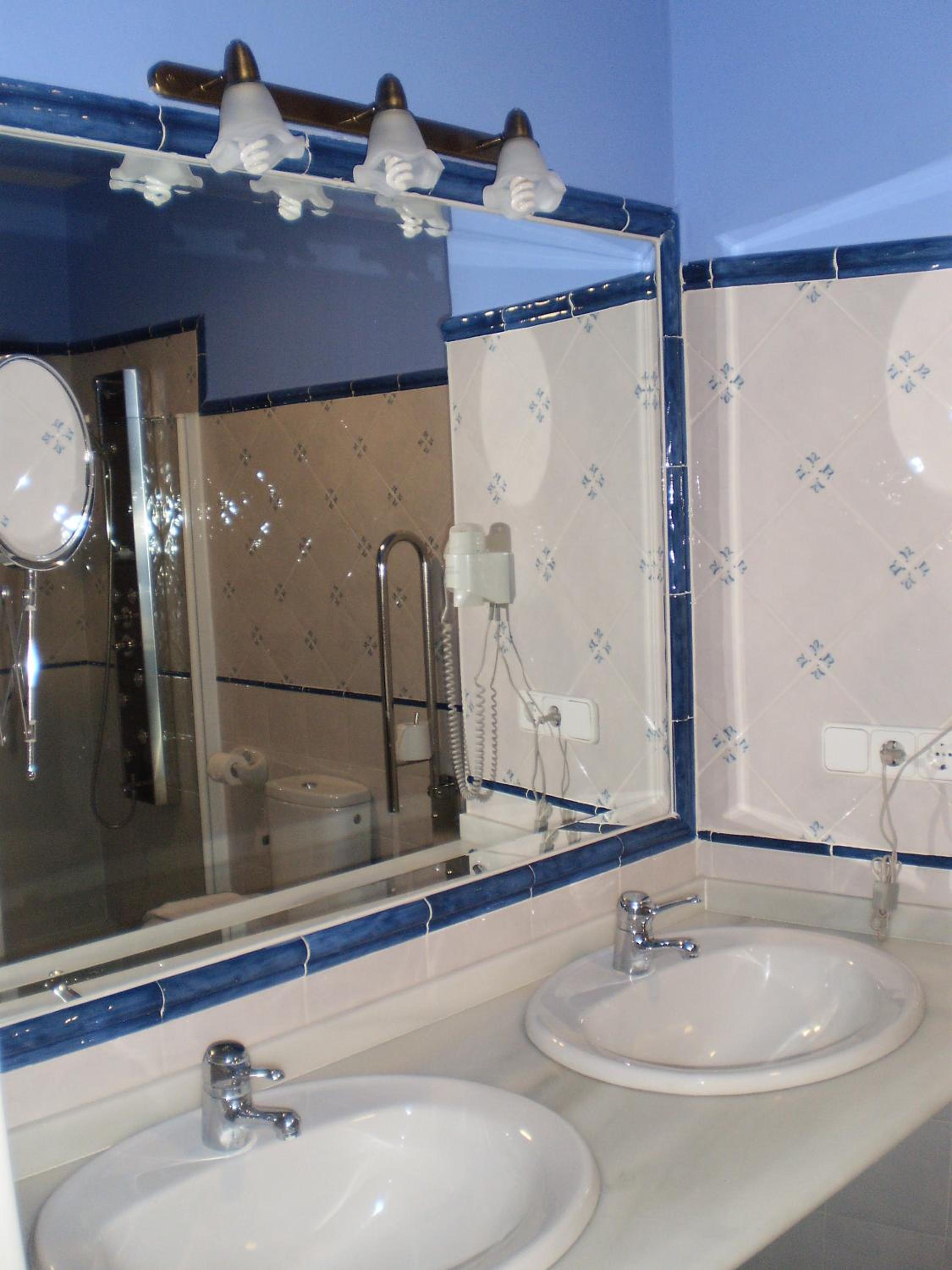Superior Twin Room photo 3