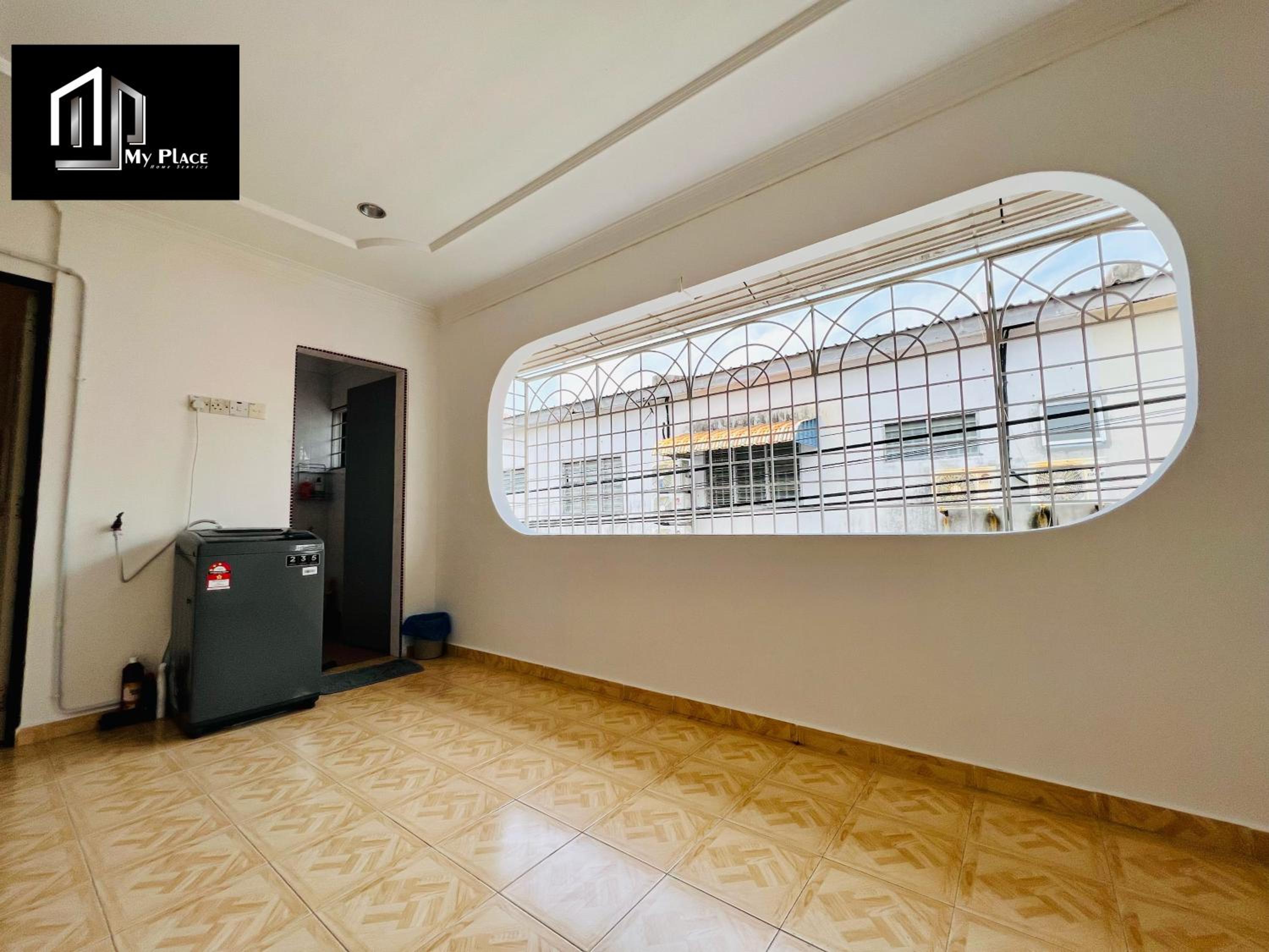 Four-Bedroom House - Photo 32