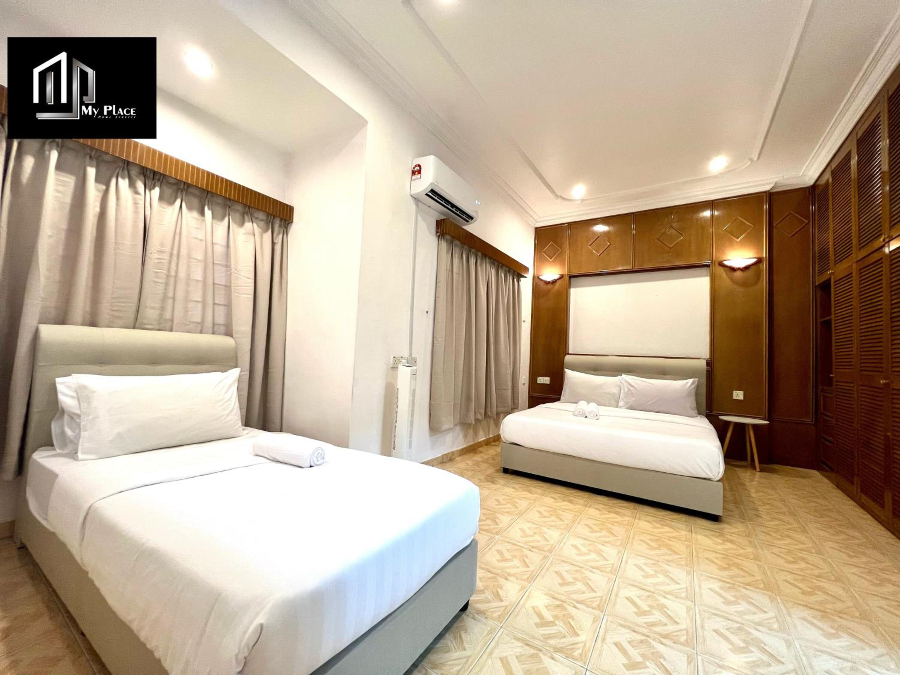 Four-Bedroom House - Photo 34