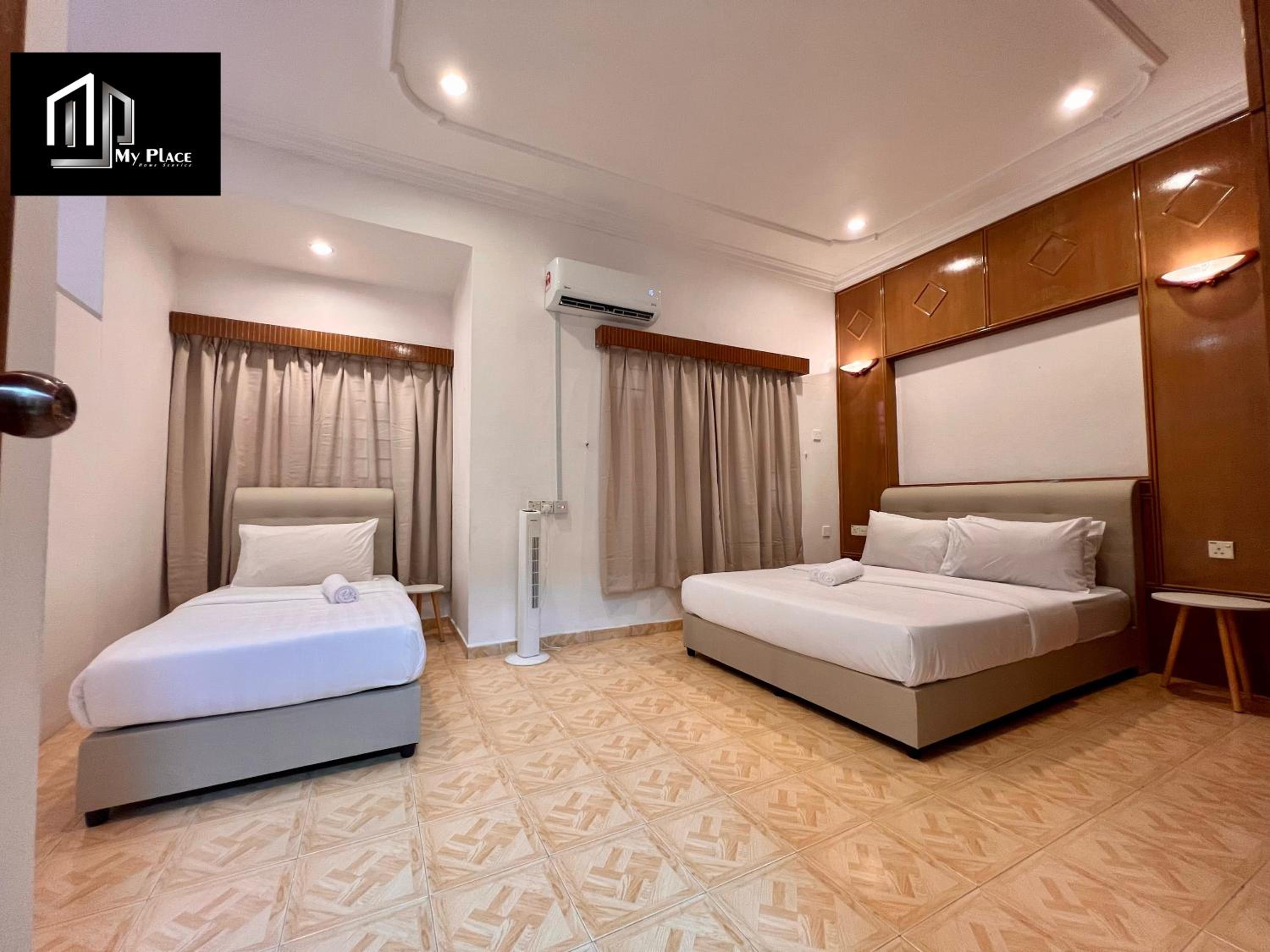 Four-Bedroom House - Photo 5
