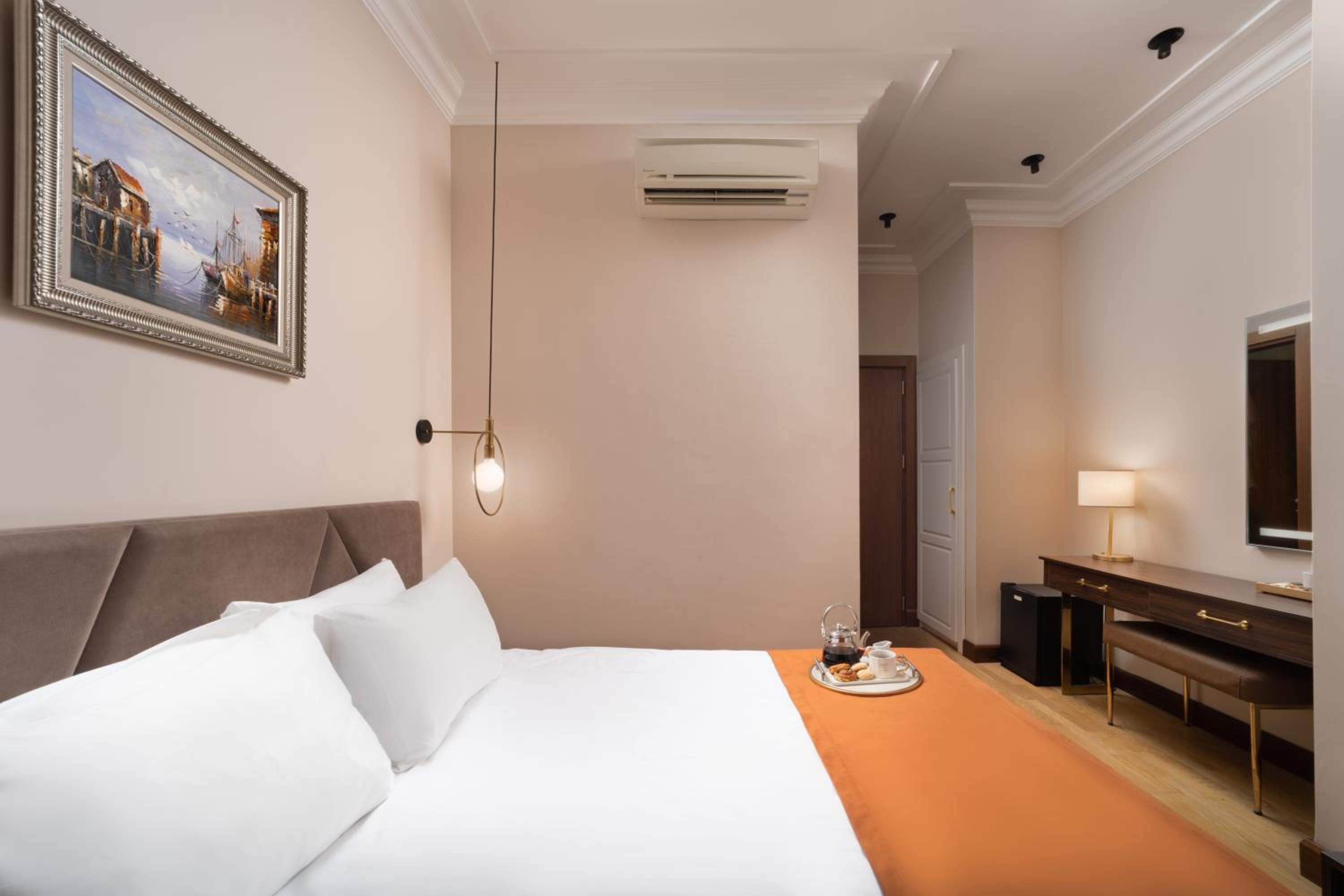 Economy Double Room photo 2
