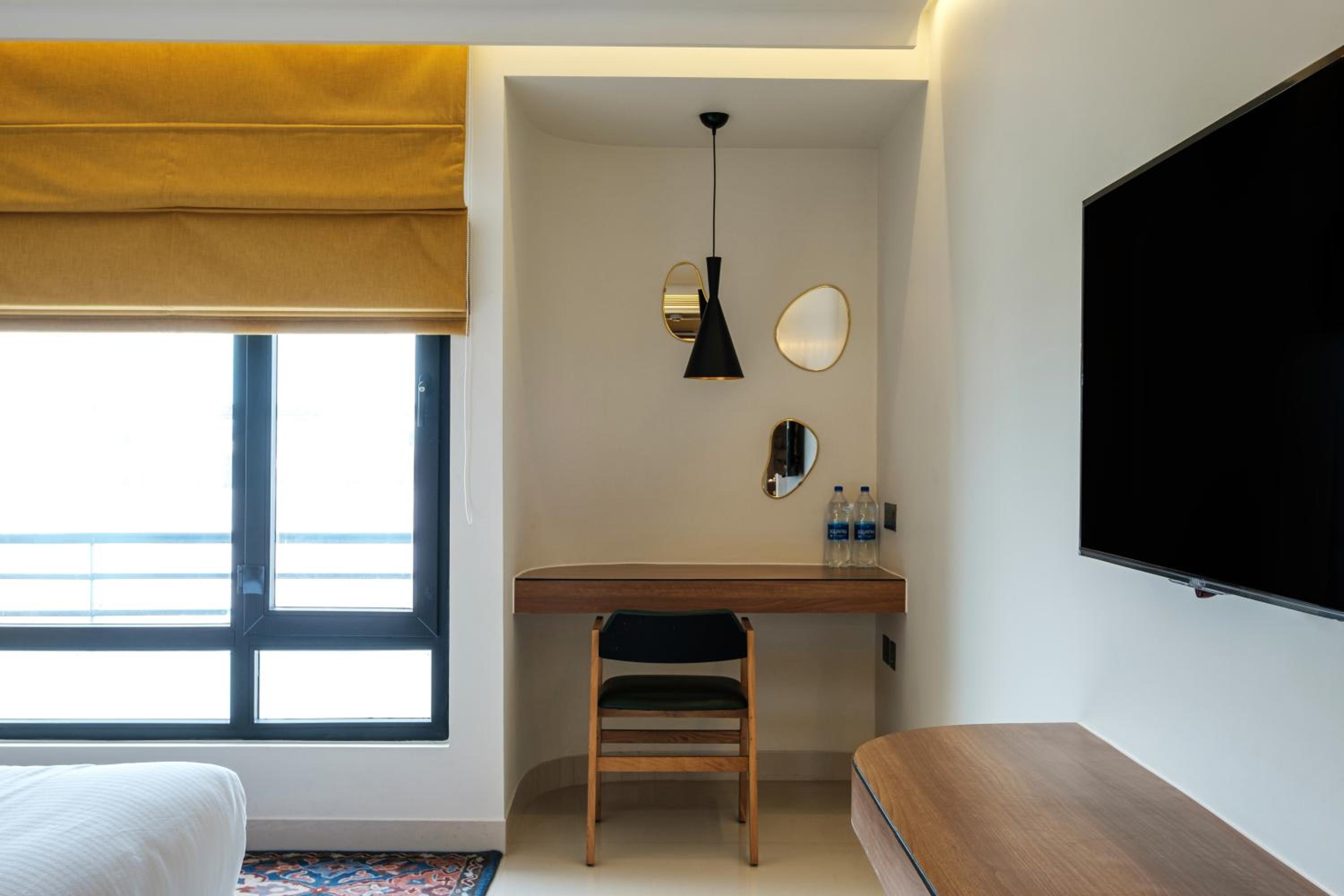 Urban Corner Room