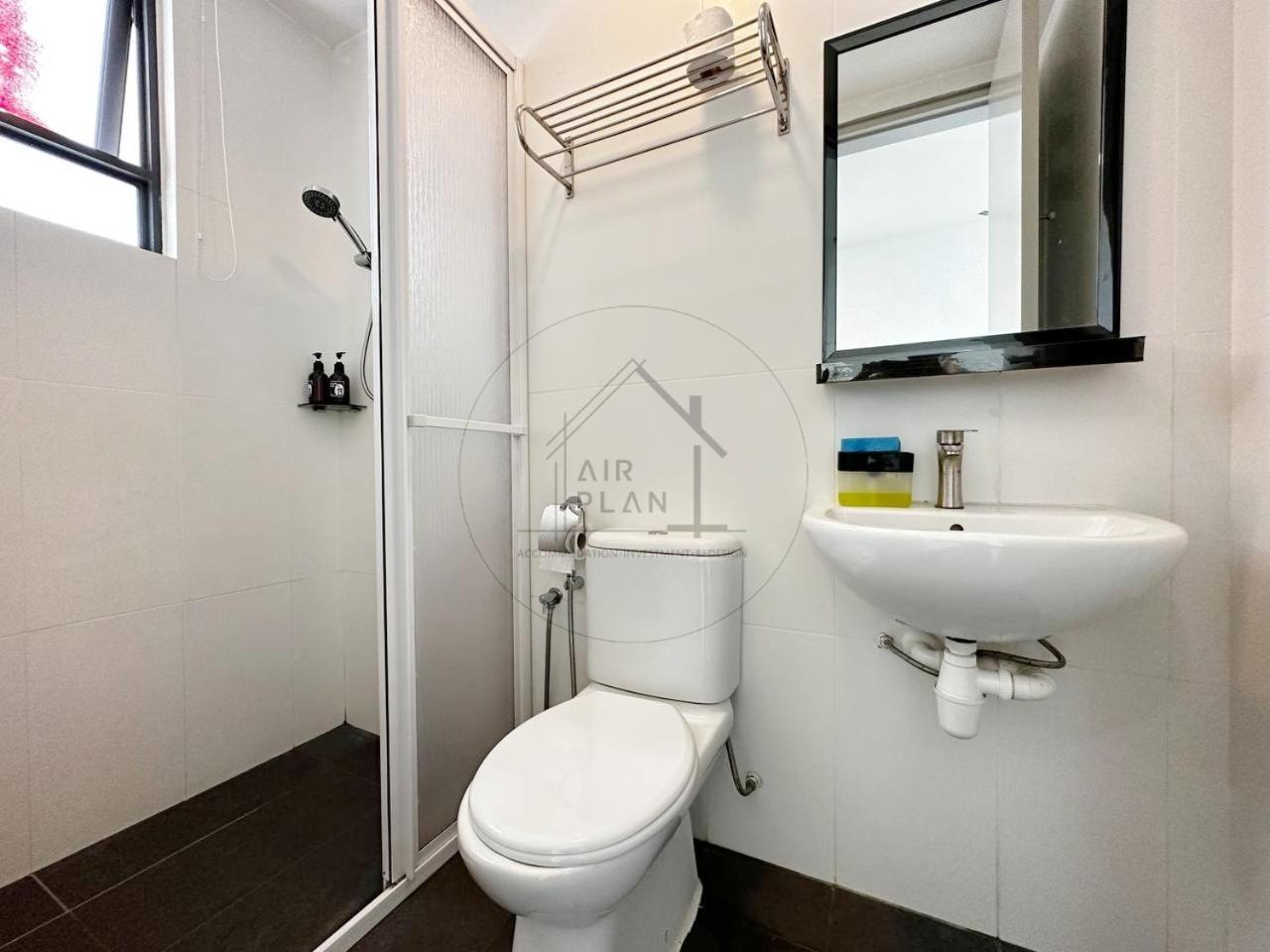 Studio Apartment - Photo 10