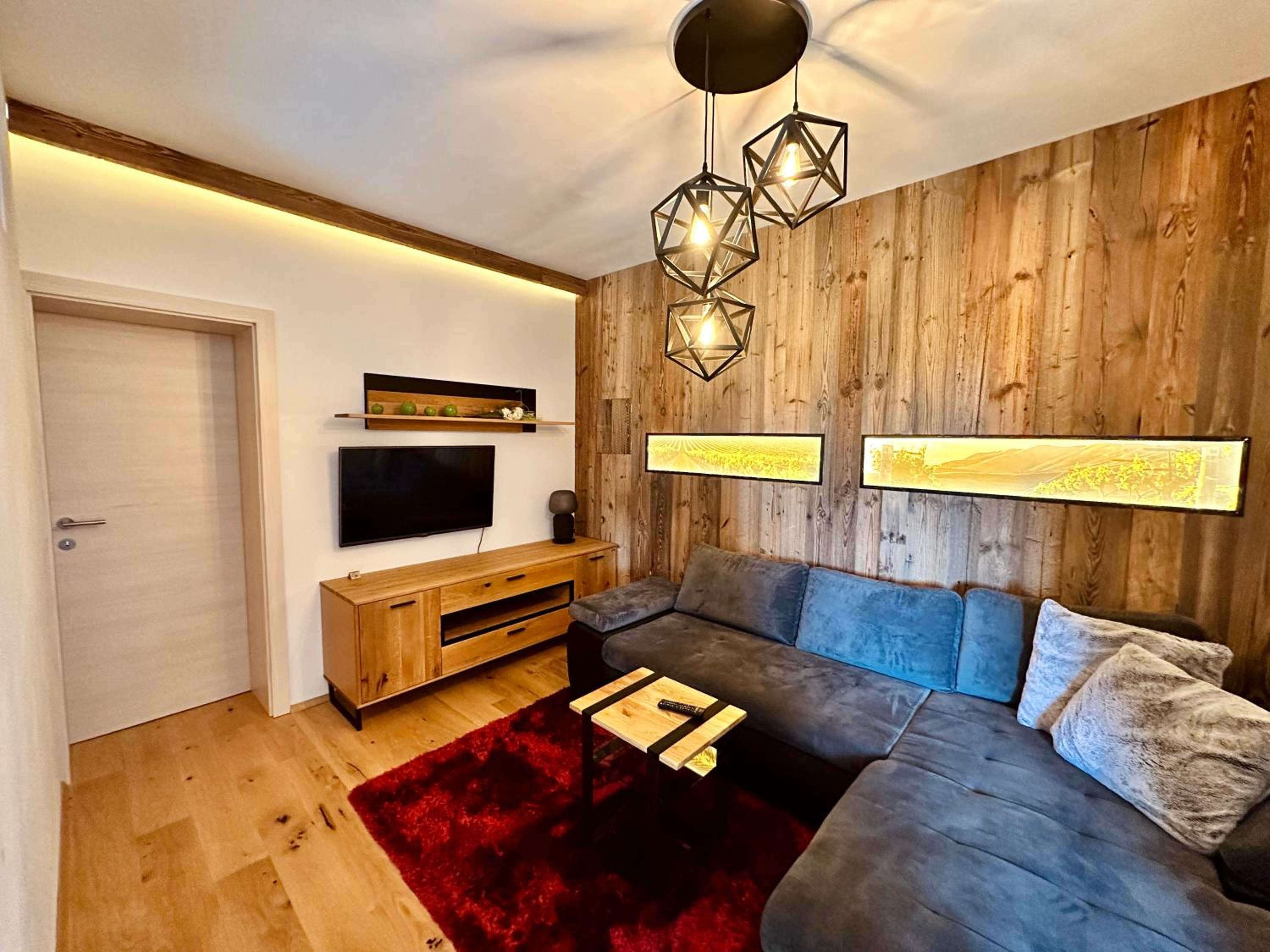 Deluxe Two-Bedroom Apartment with Garden View photo 1
