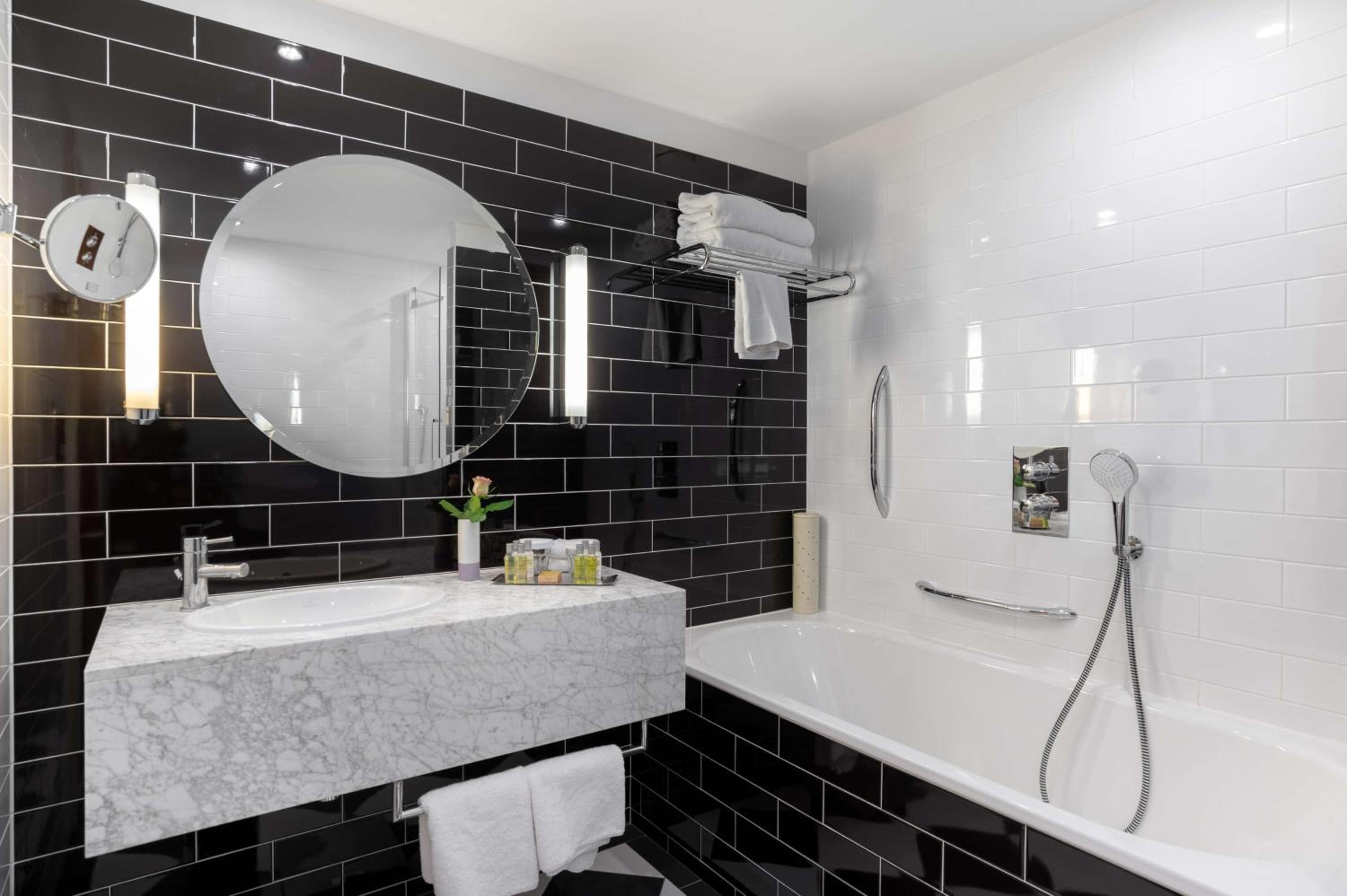 One-Bedroom King Suite
