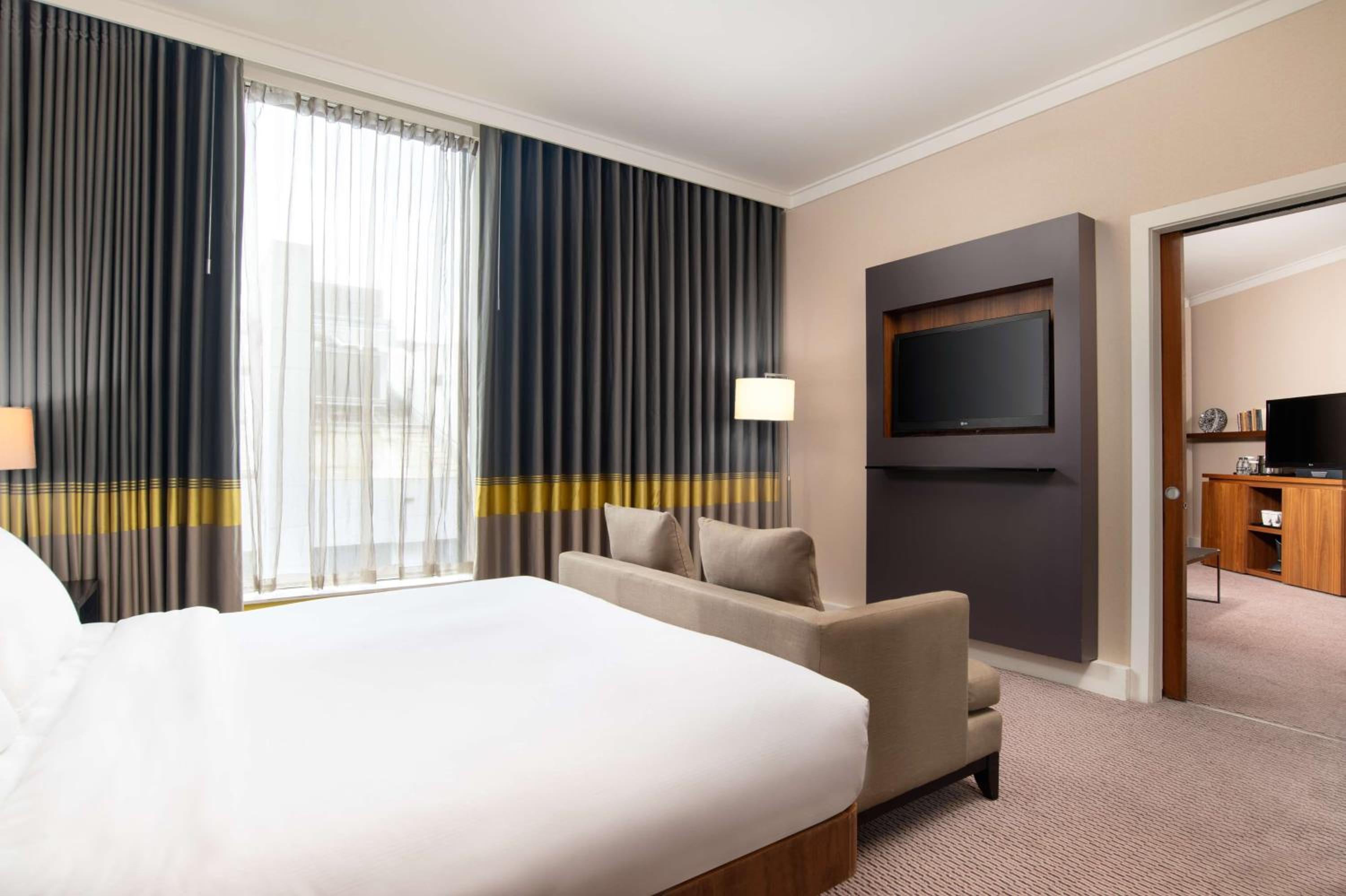 One-Bedroom King Suite