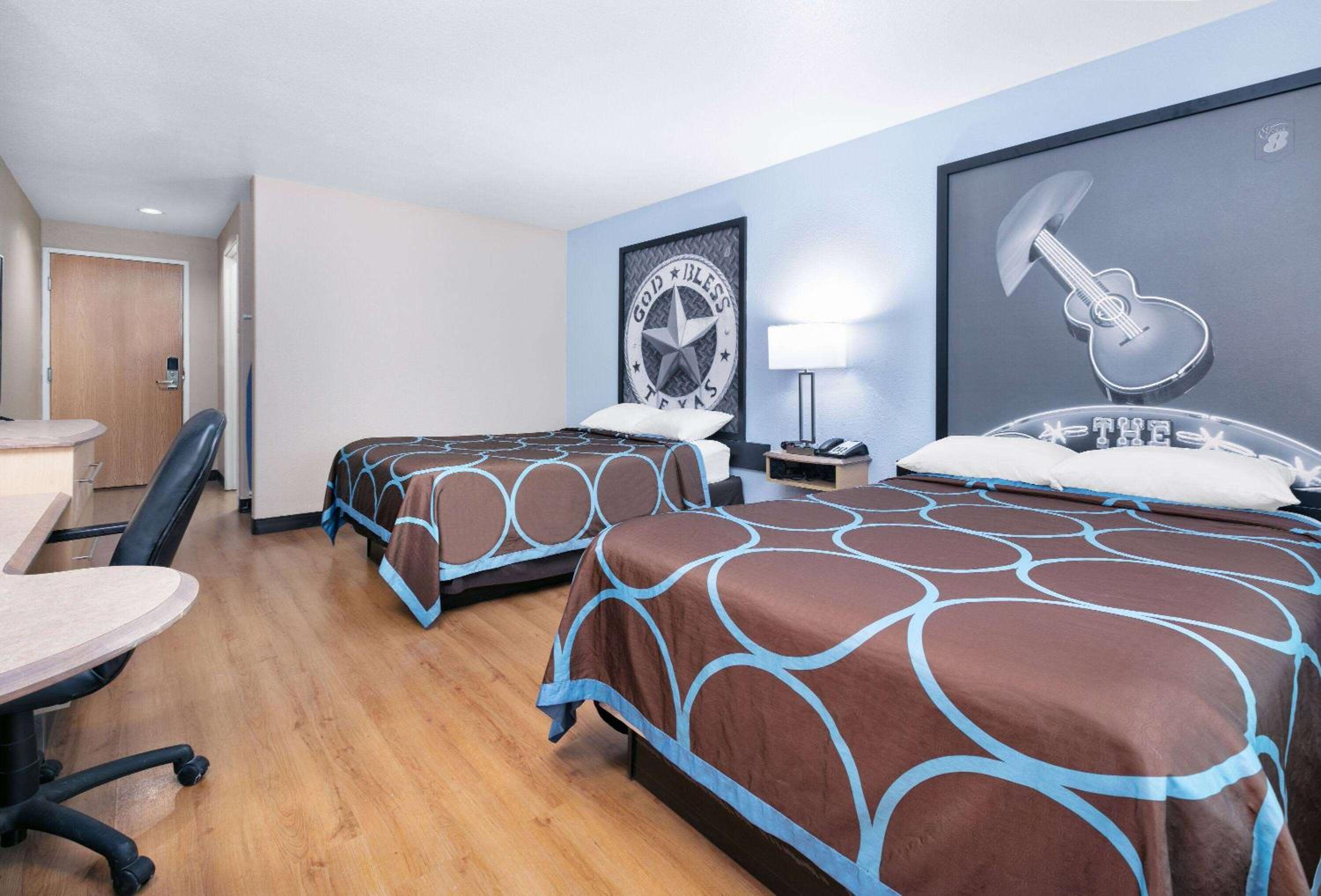 Double Room with Two Double Beds - Non-Smoking - Photo 1