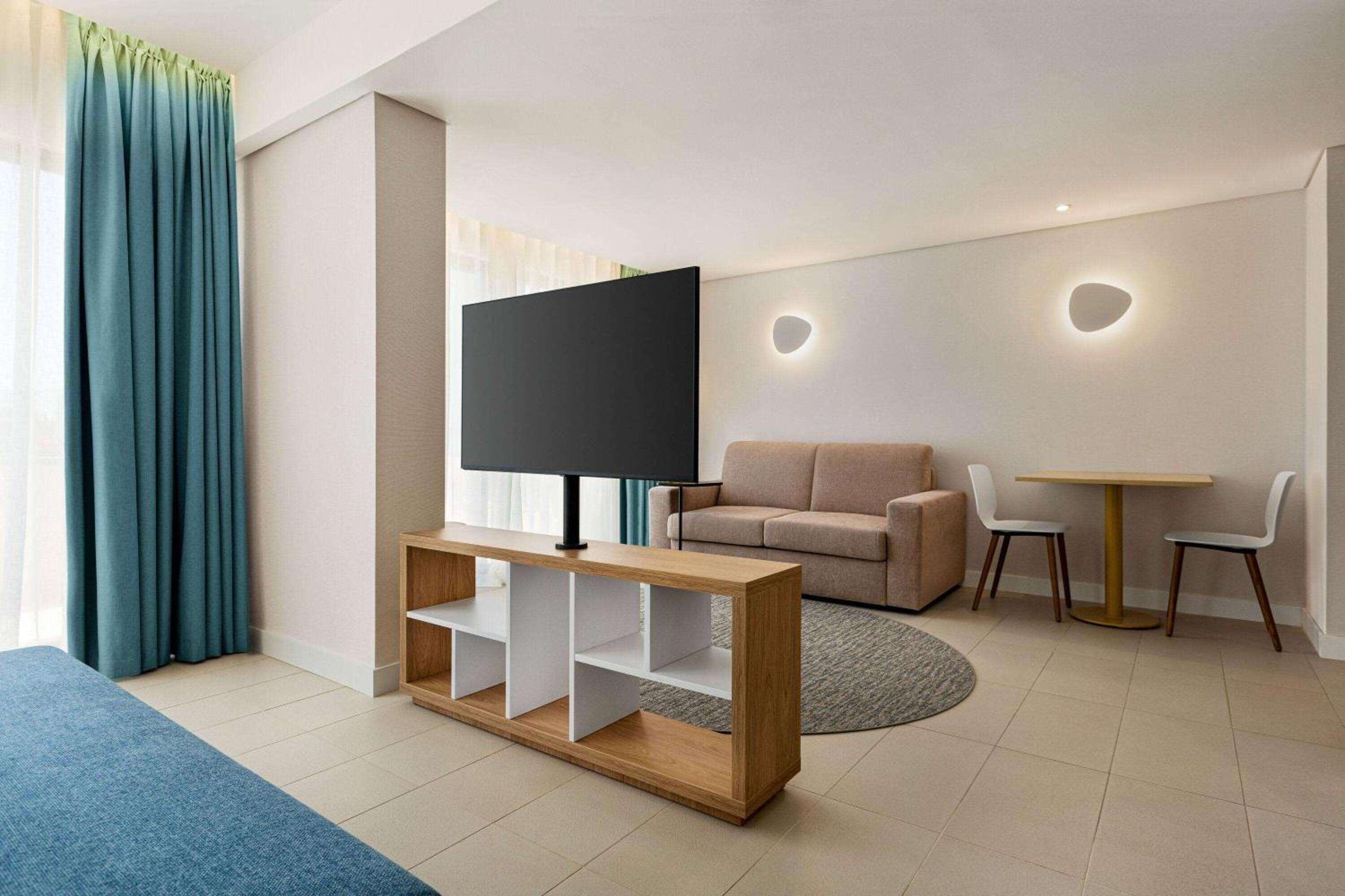 Studio Executive with Pool View