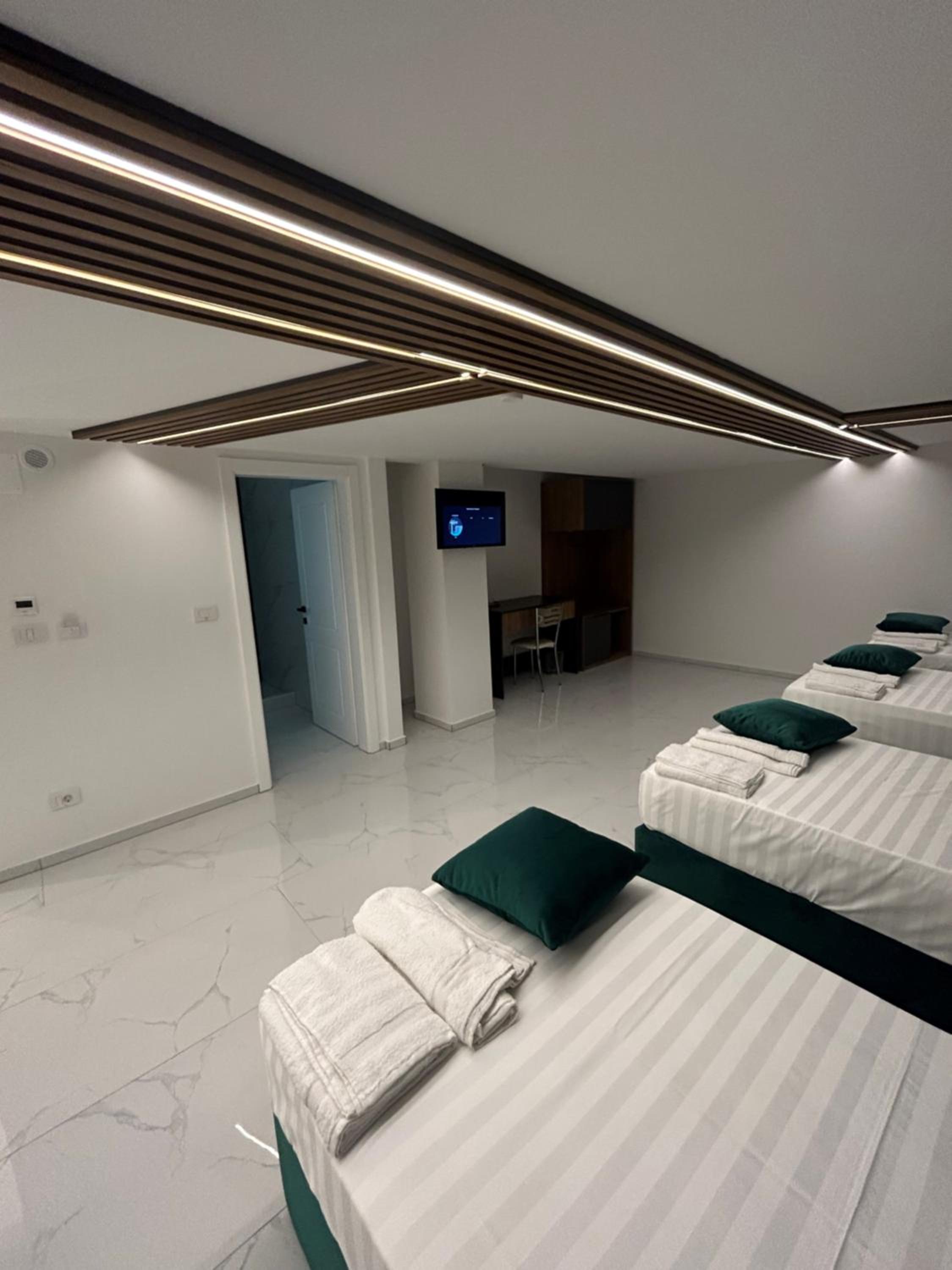 Deluxe Twin Room photo 3