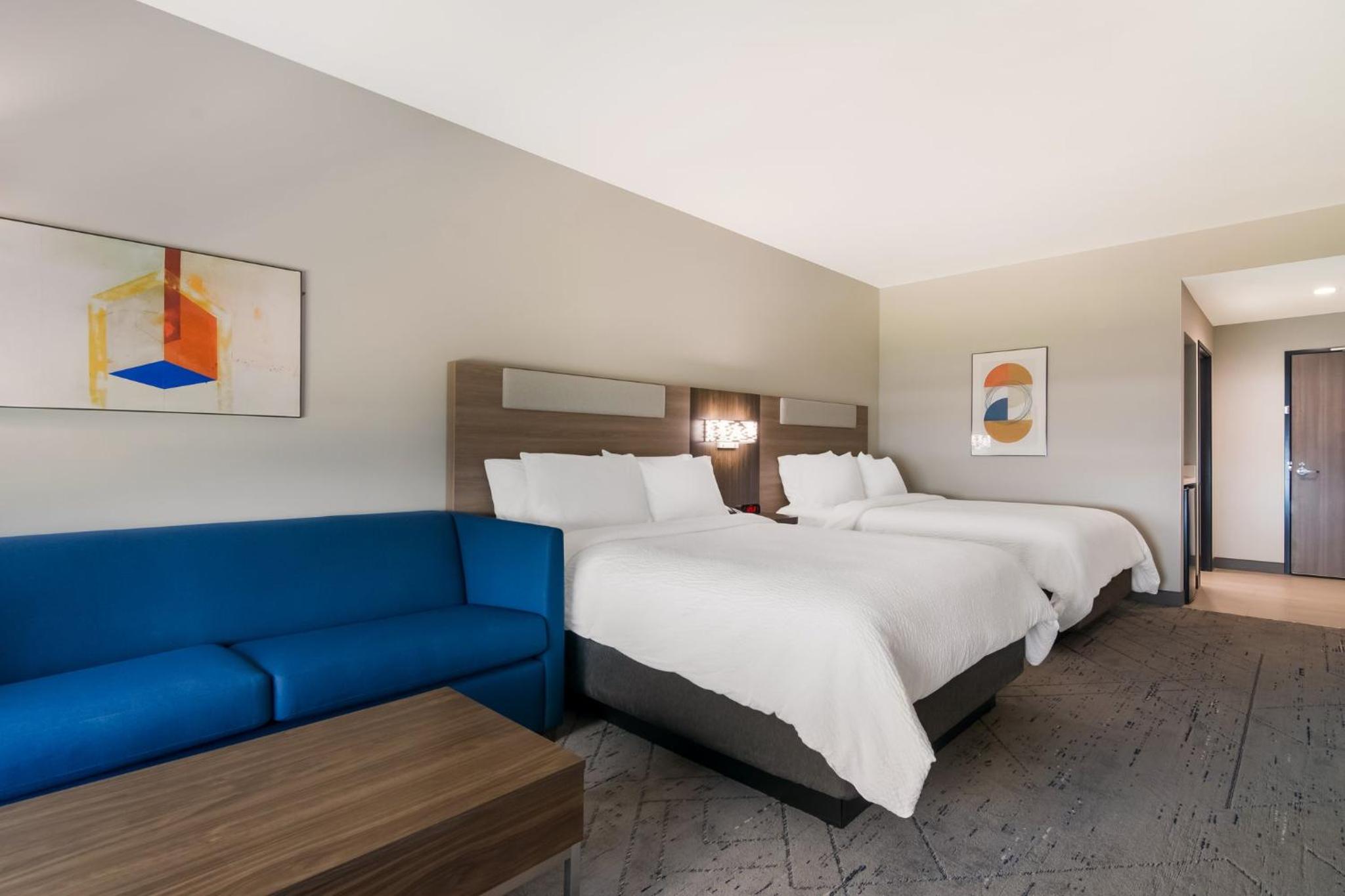 Suite with Two Queen Beds - Photo 5