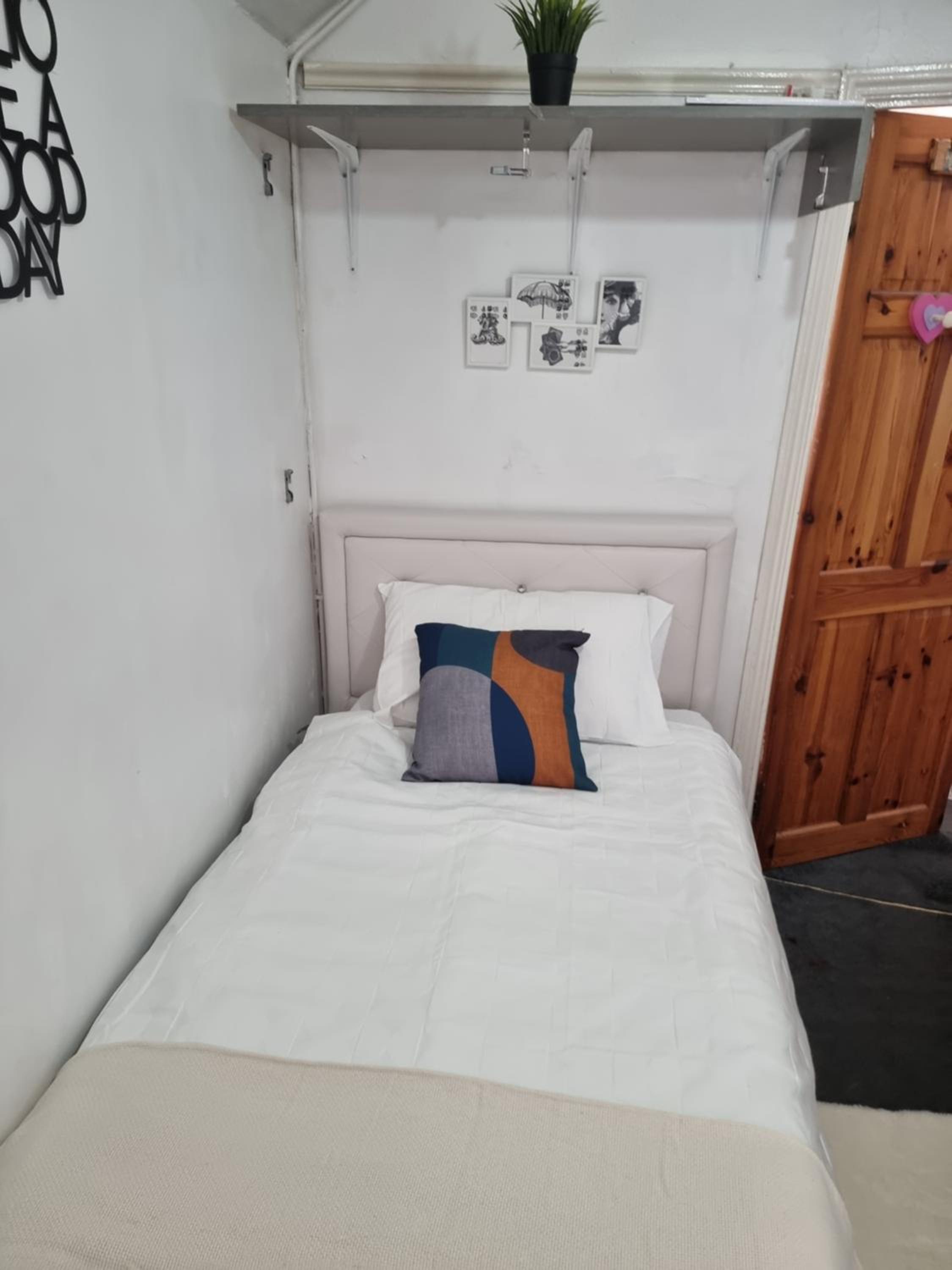 Standard Single Room photo 3