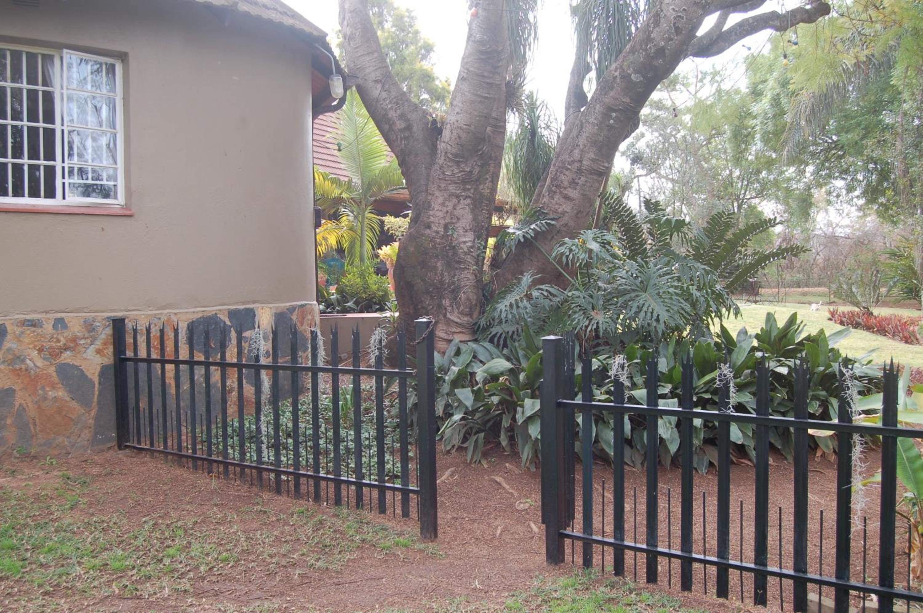 Double Room - Photo 15