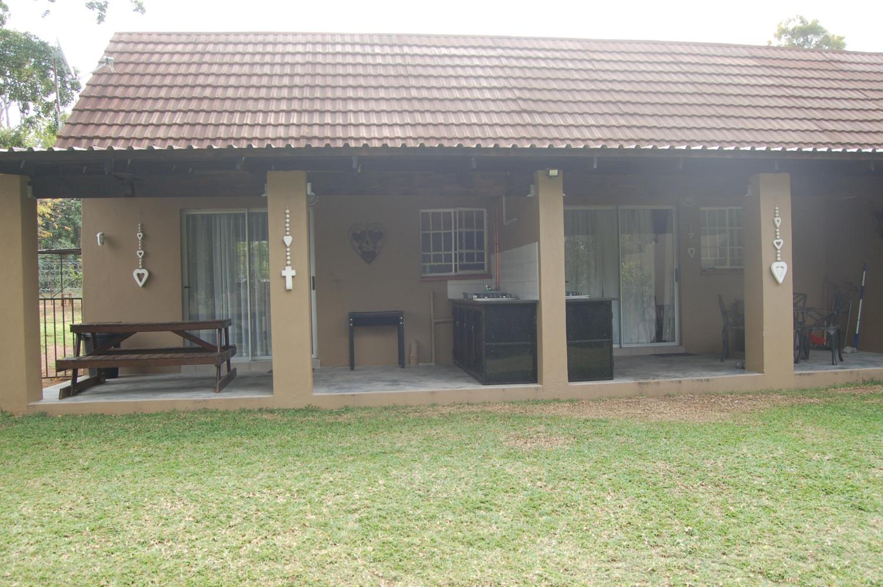 Double Room - Photo 6