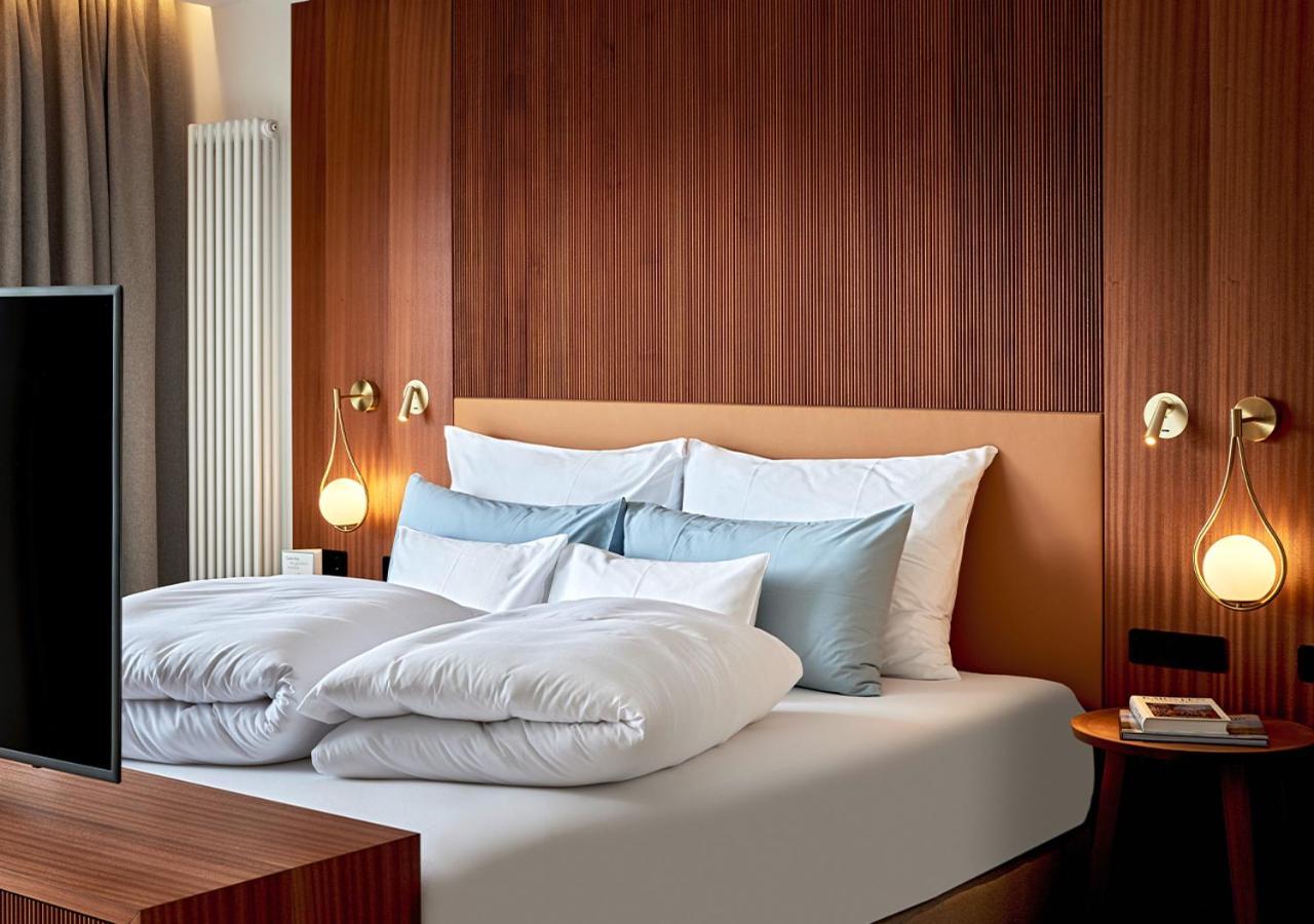 Junior Suite with Lake View photo 3