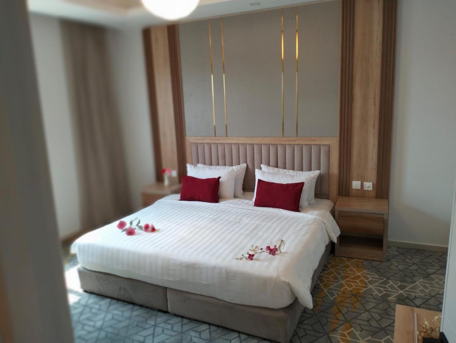 Deluxe Suite - Photo 1