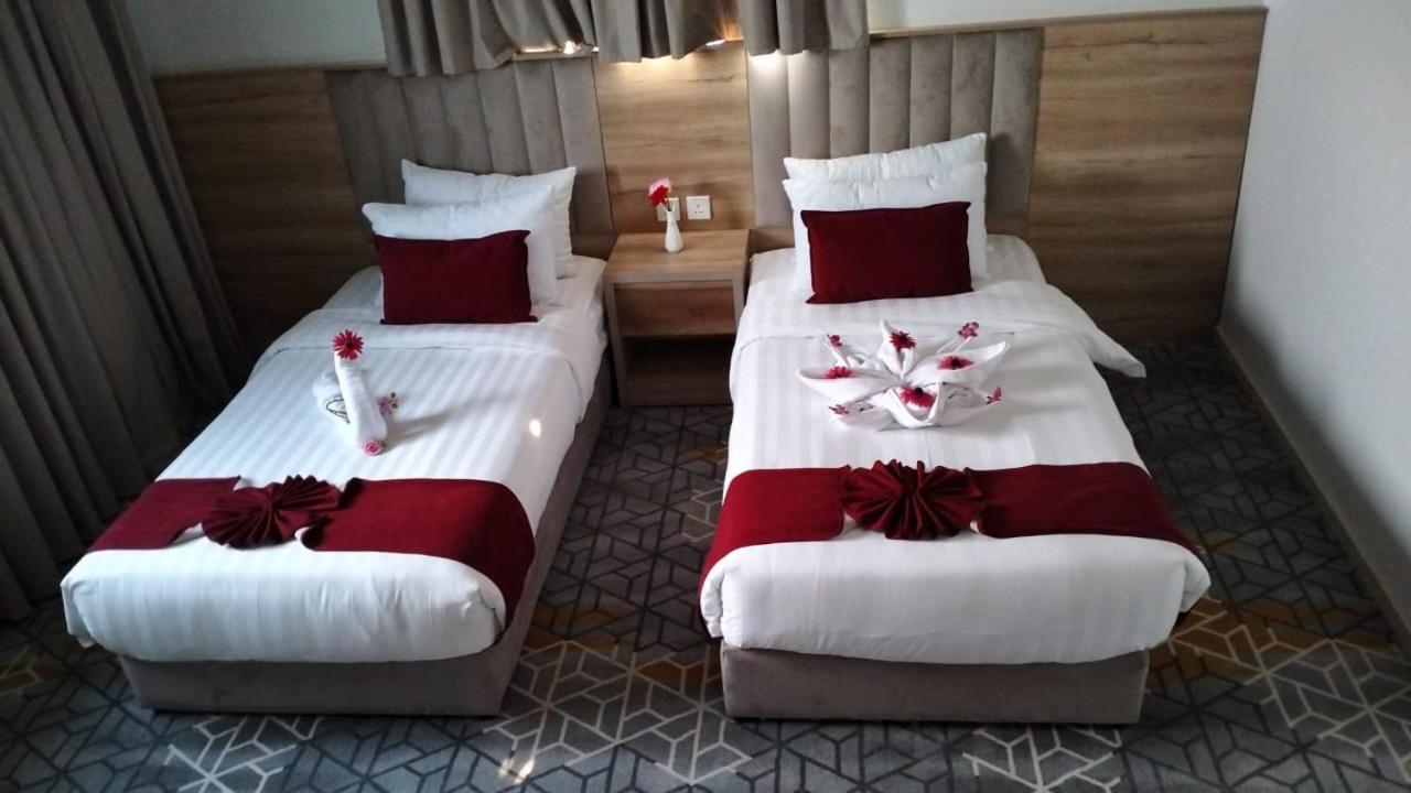 Deluxe Suite - Photo 7