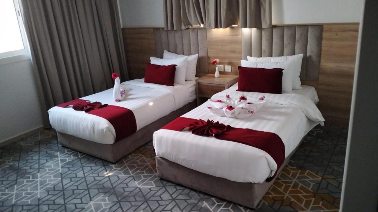 Deluxe Suite - Photo 9