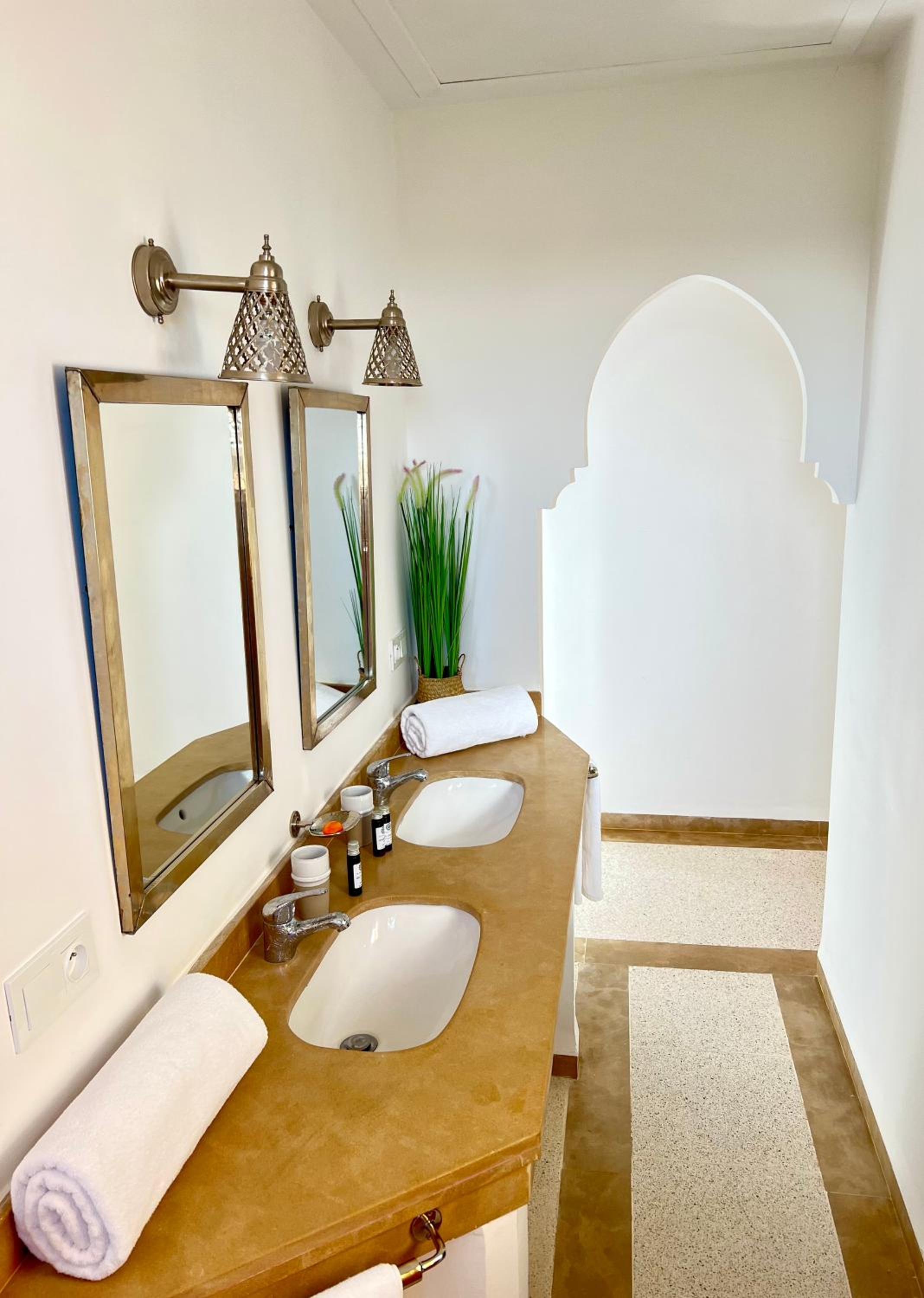 Standard Double or Twin Room - Photo 3