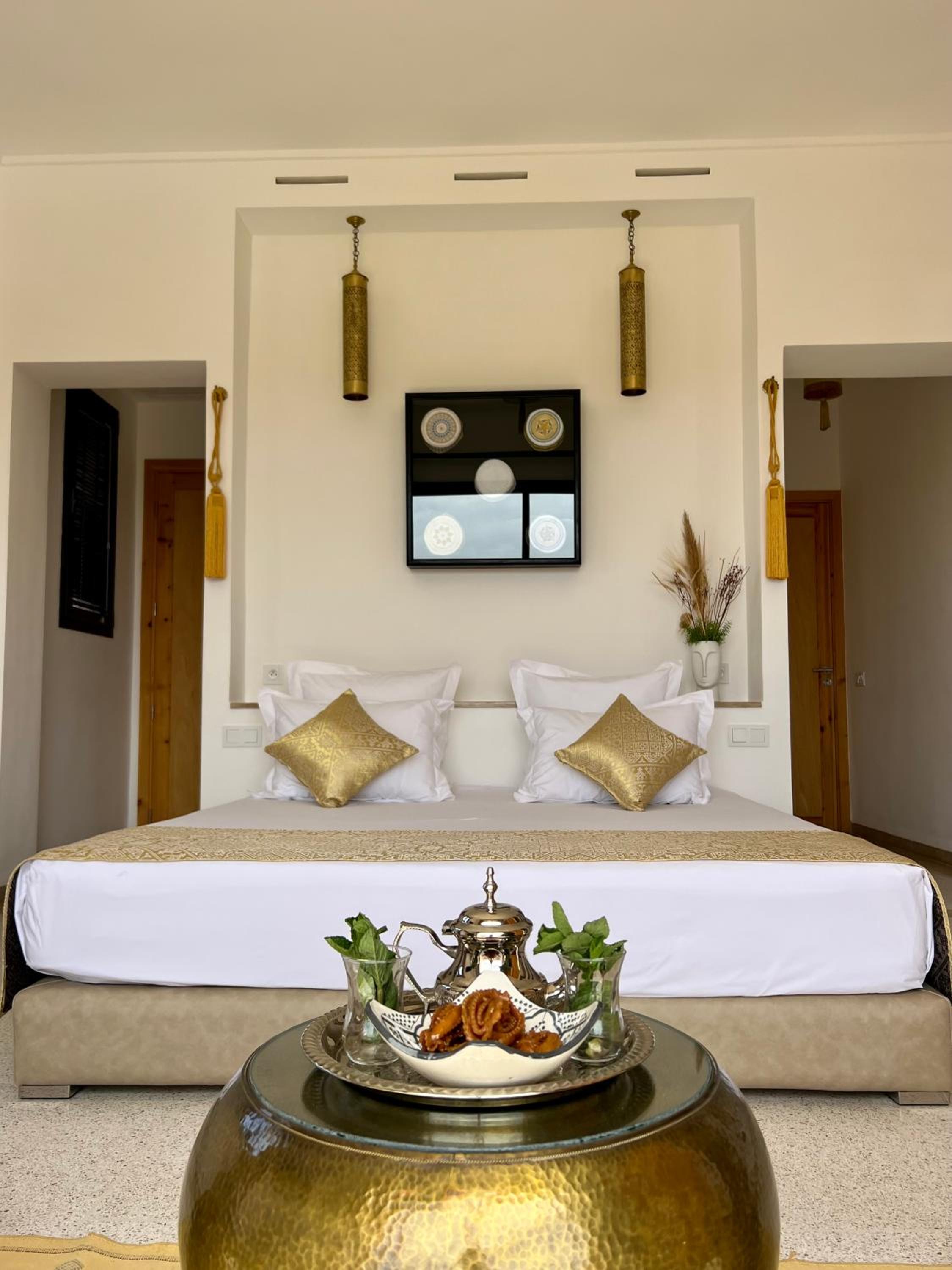 Standard Double Room - Photo 7