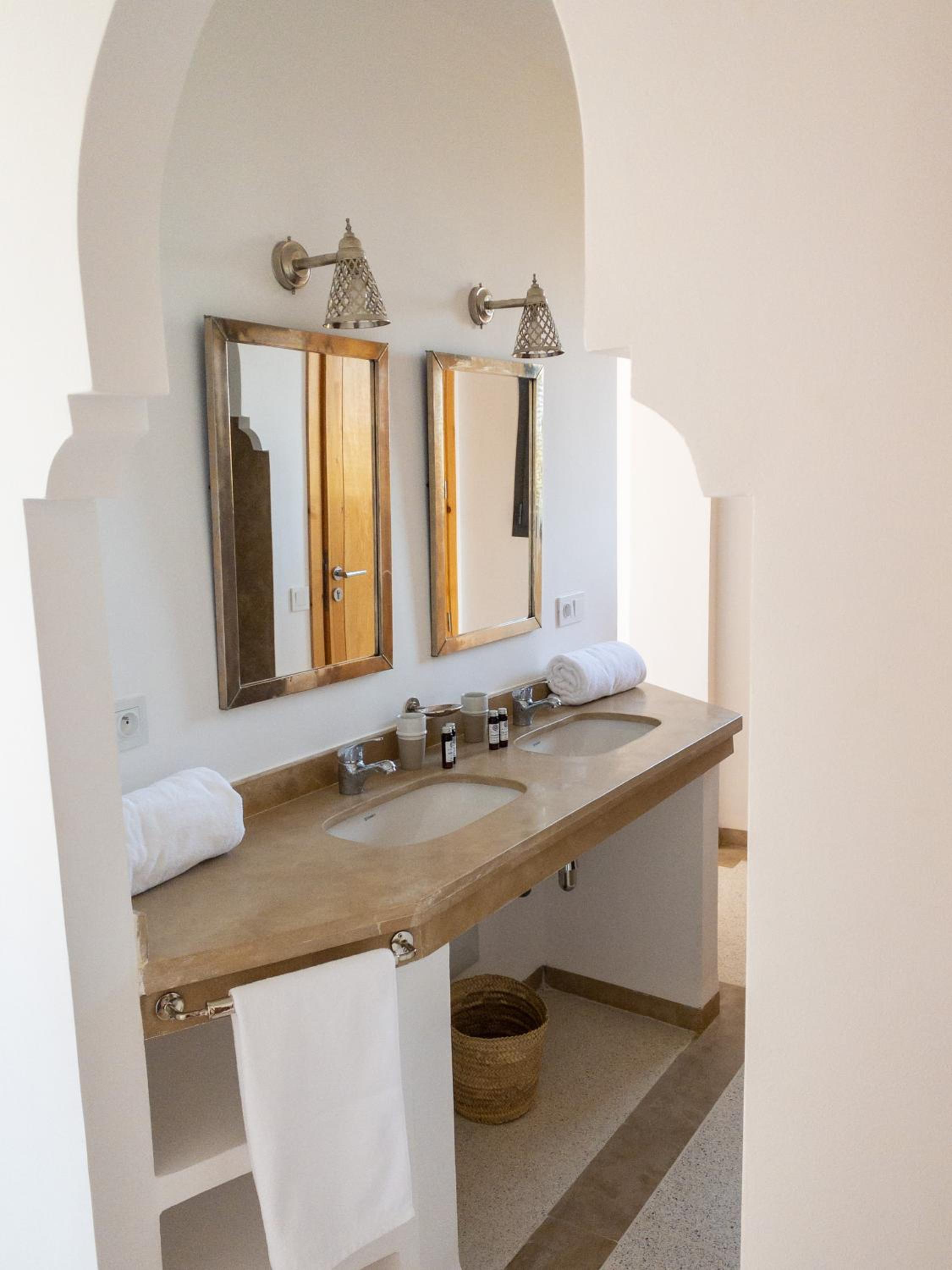 Standard Double or Twin Room - Photo 2