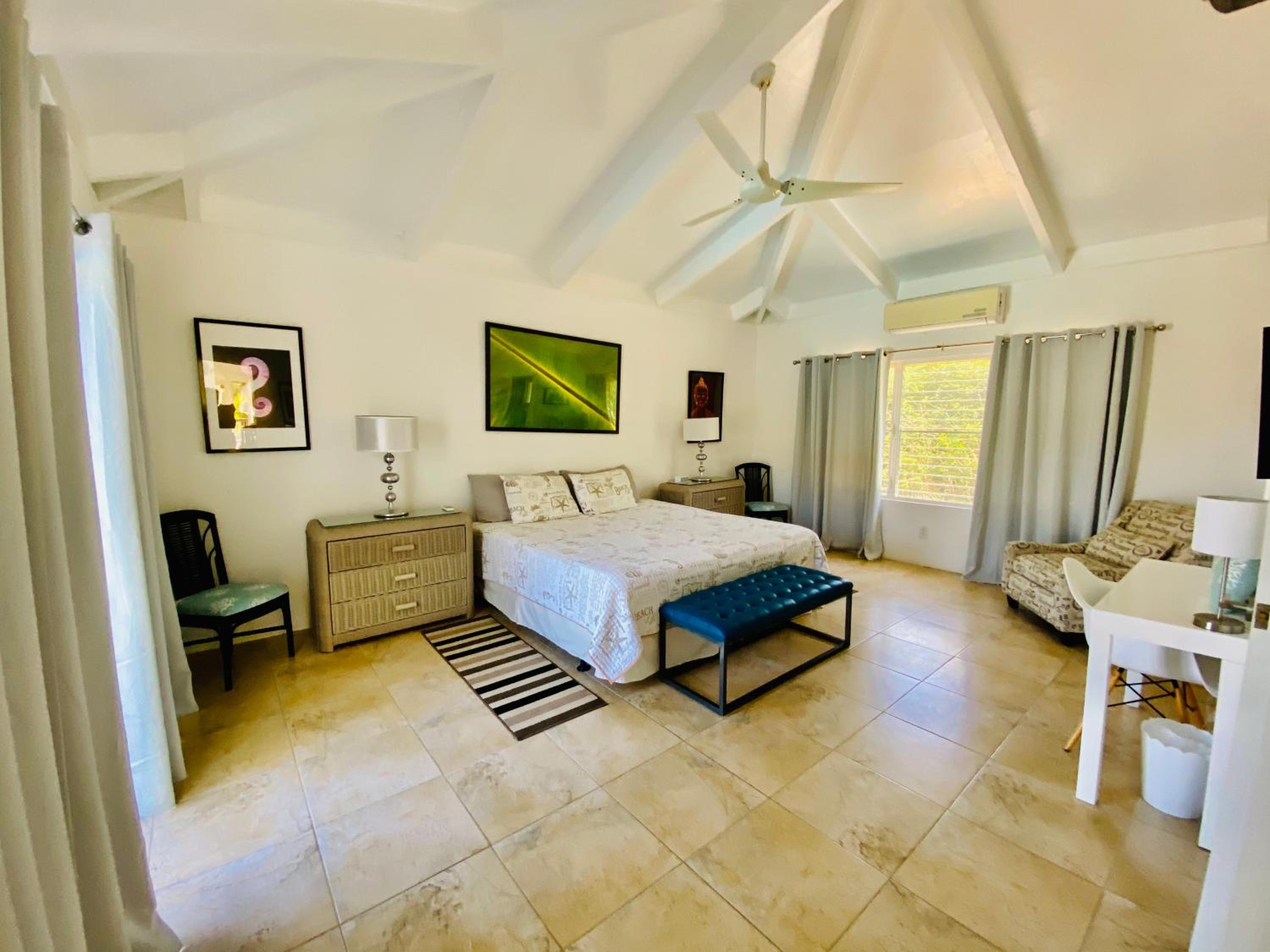 Three-Bedroom Villa photo 1