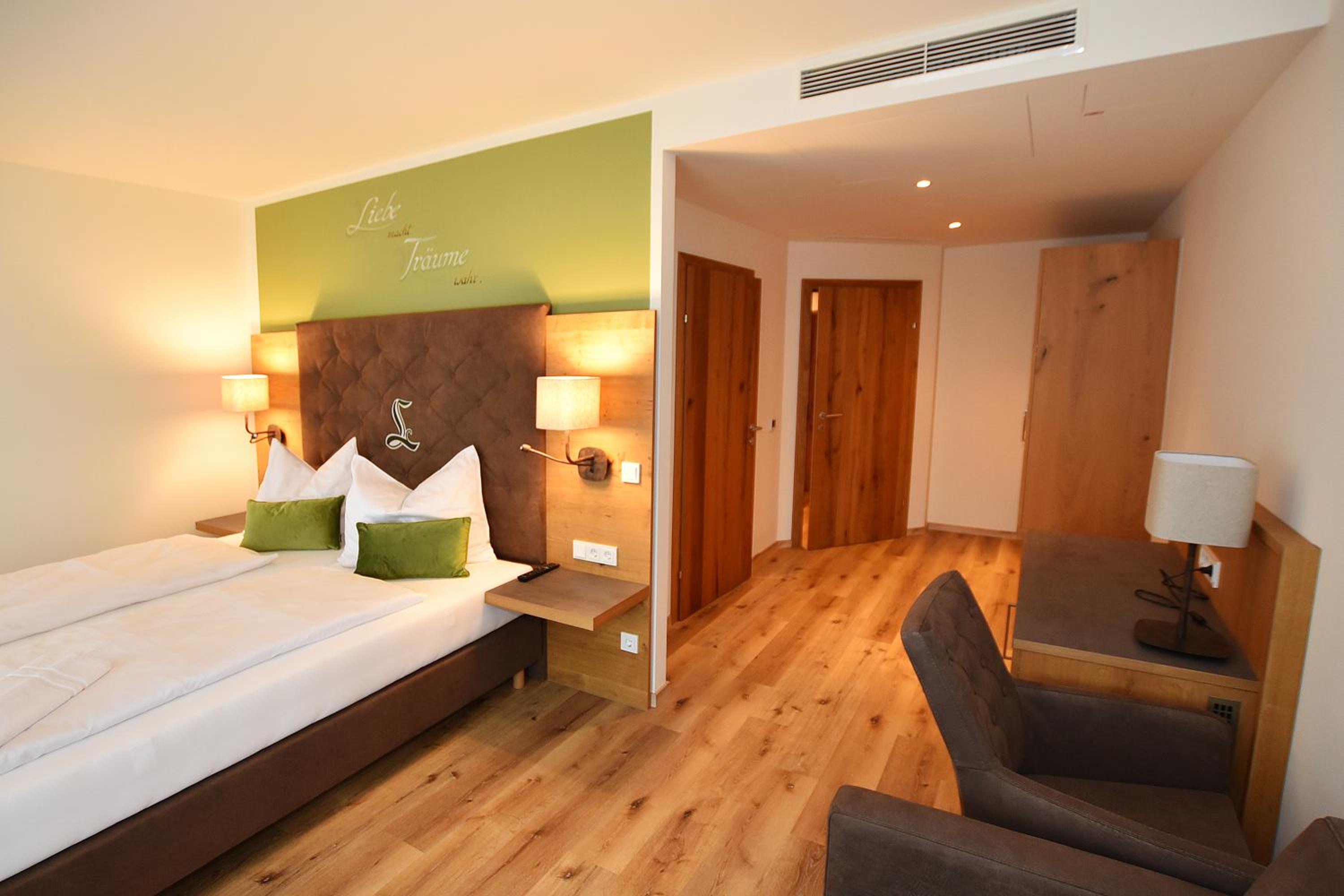 Deluxe Double Room photo 3