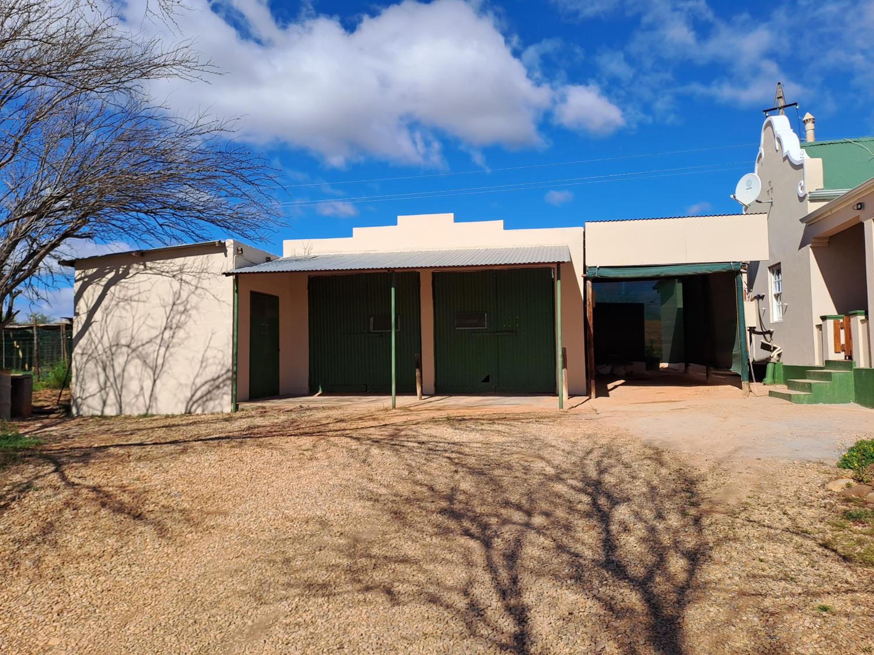 Four-Bedroom House - Photo 8