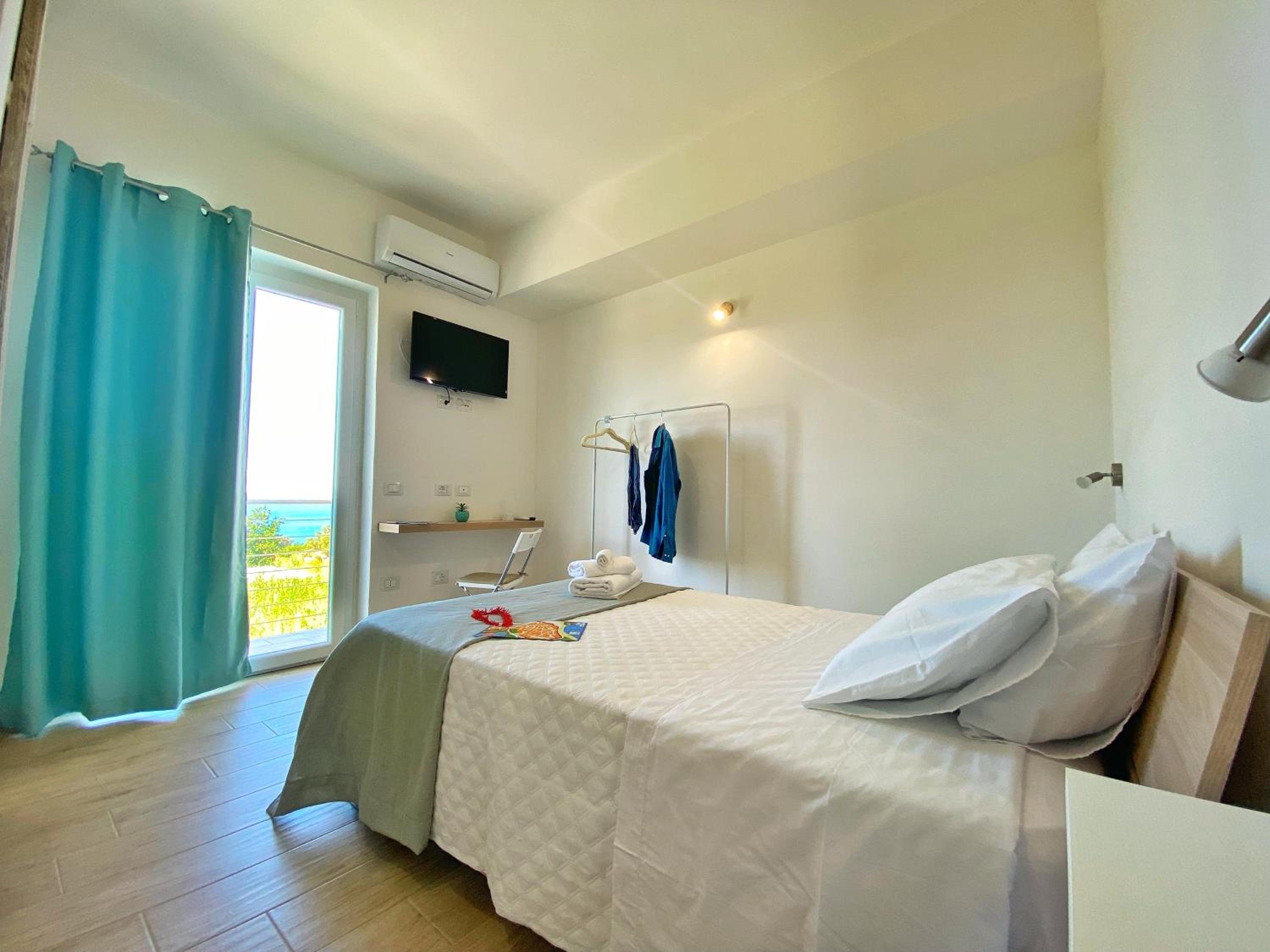 Double Room with Balcony and Sea View