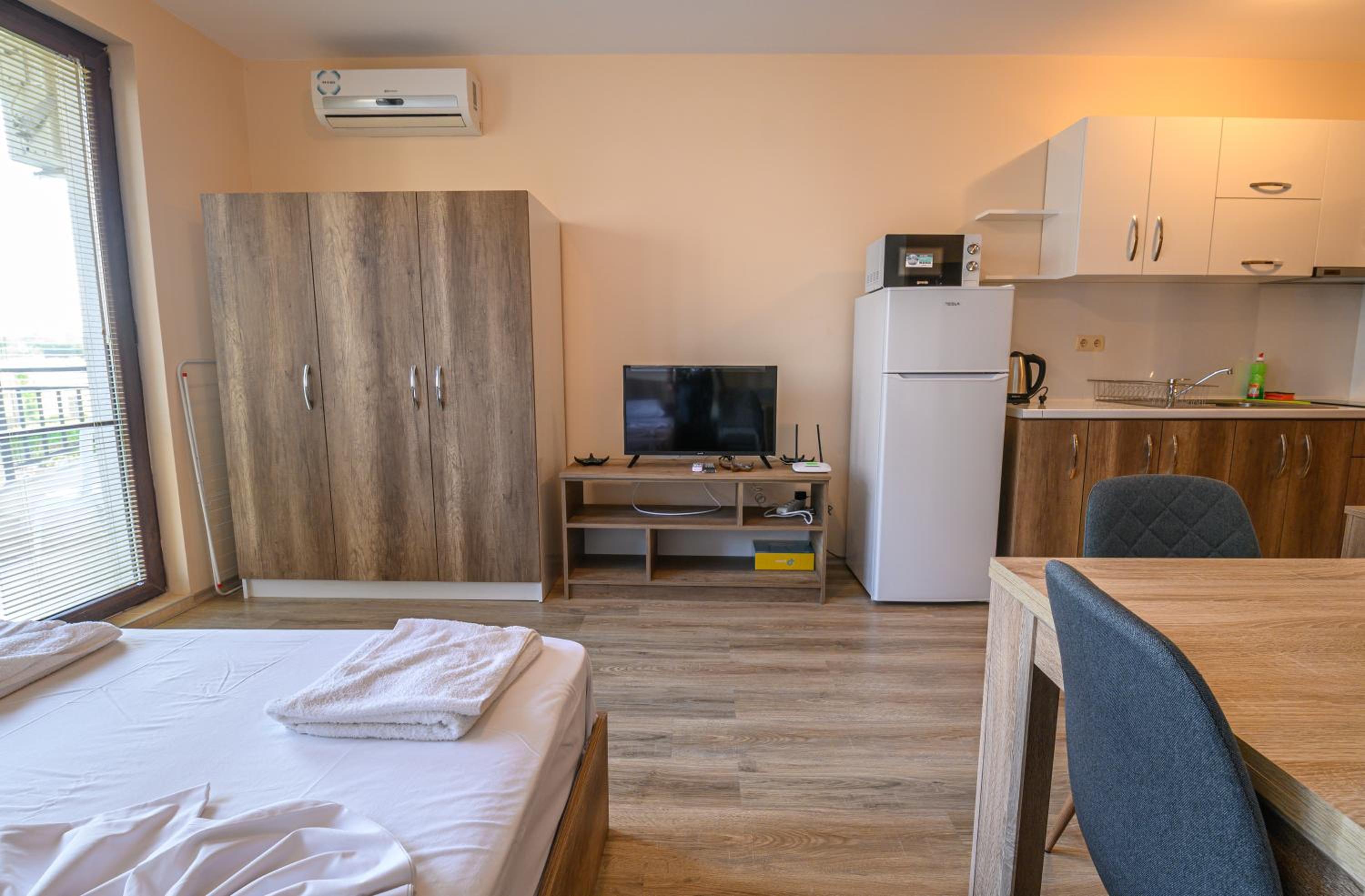 Studio Apartment photo 2