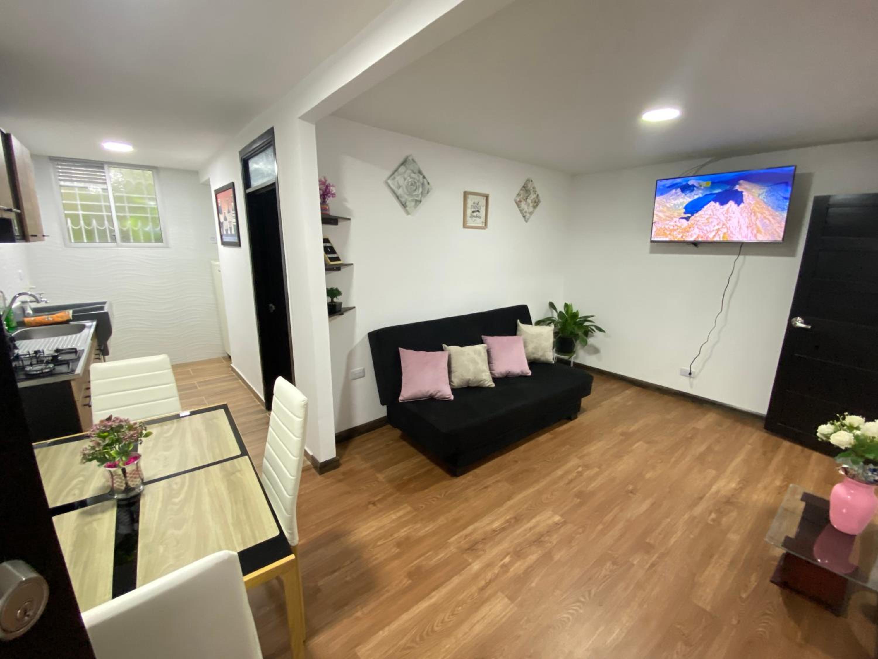 One-Bedroom Apartment photo 1