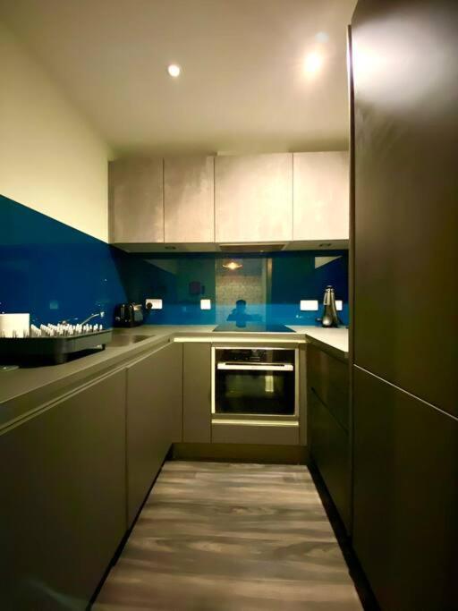 One-Bedroom Apartment photo 2