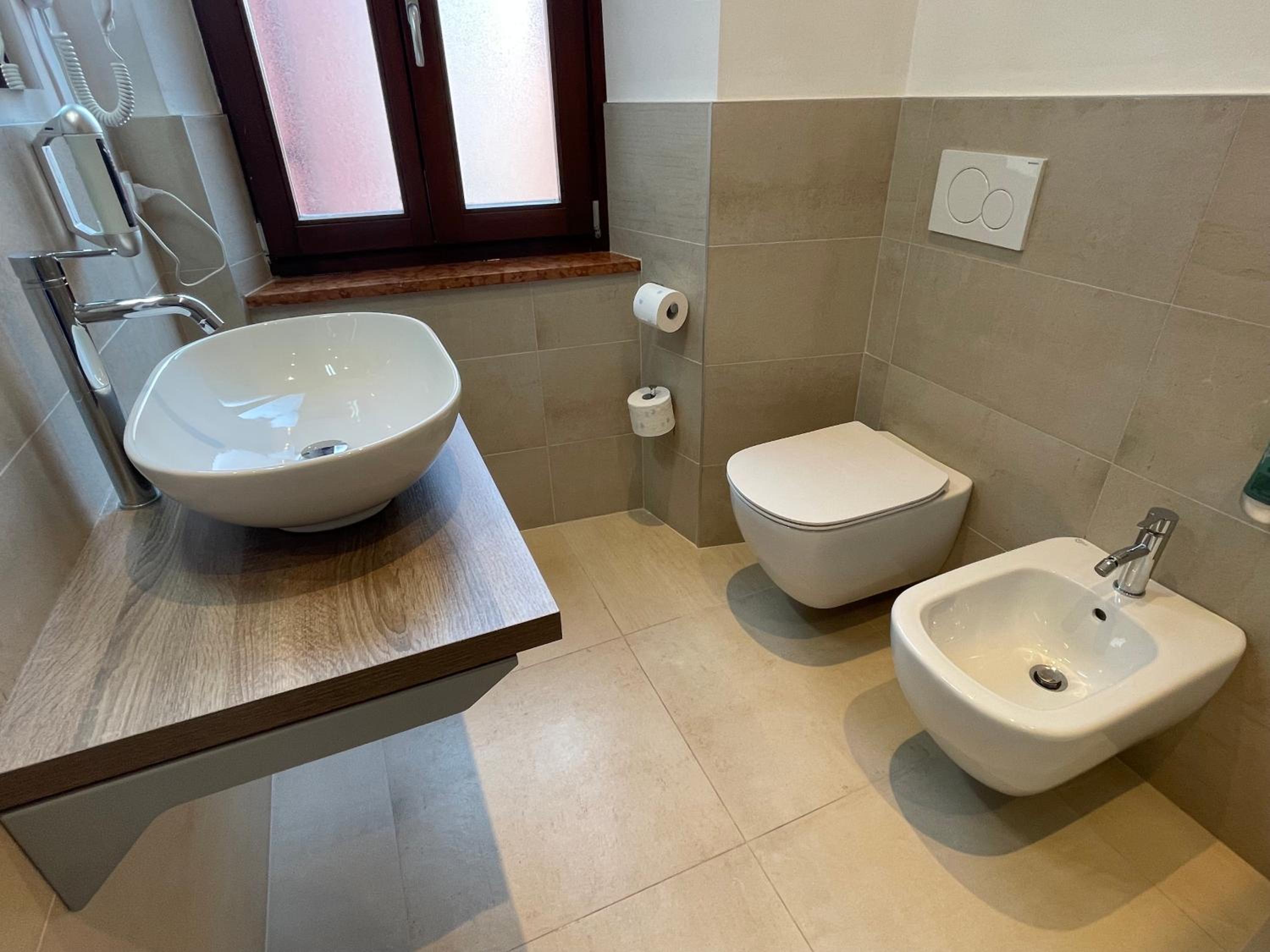 Superior Apartment thumbnail 6