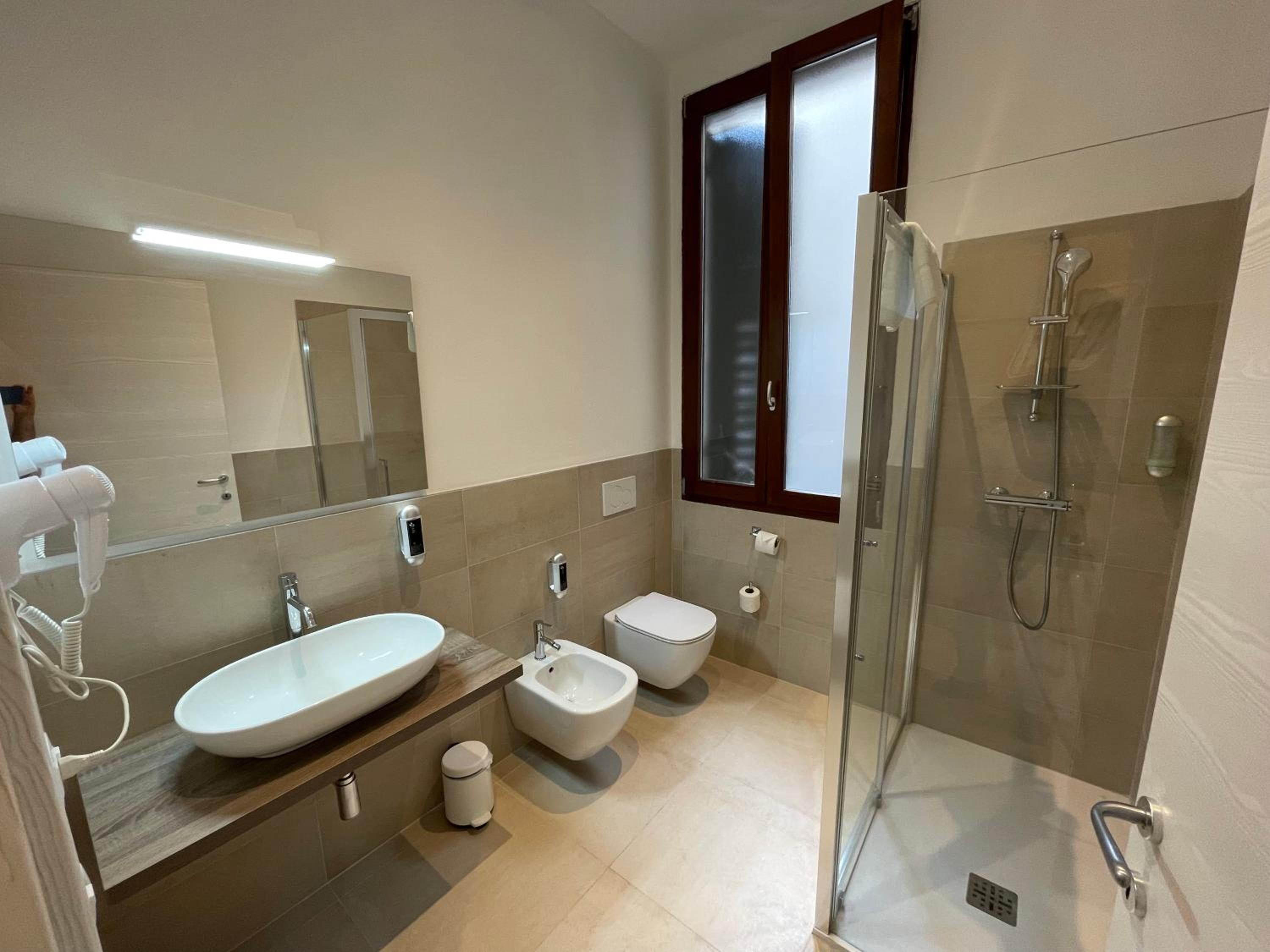 Two-Bedroom Apartment thumbnail 5