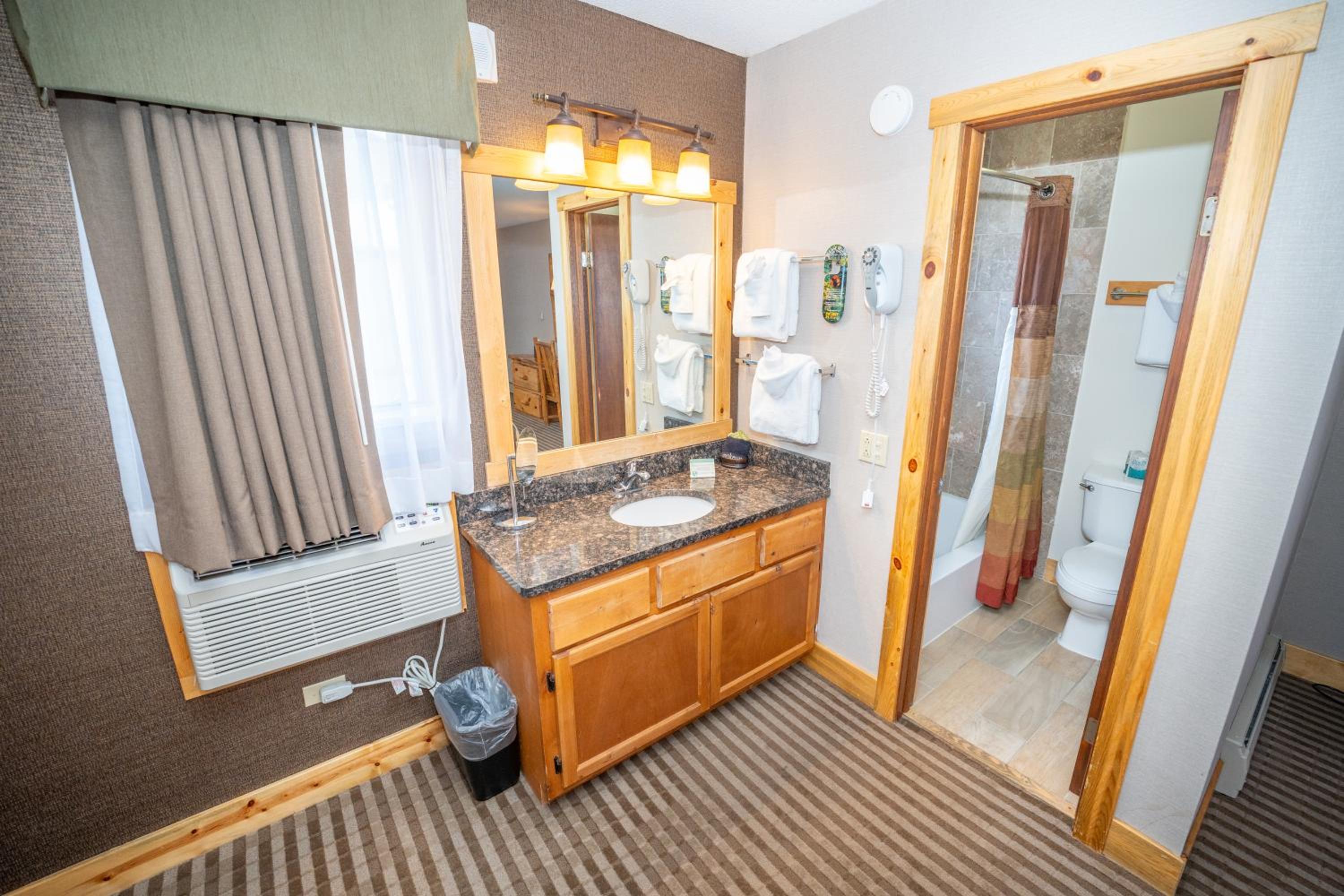 Queen Room with Two Queen Beds - Non-Pet Friendly - Photo 2