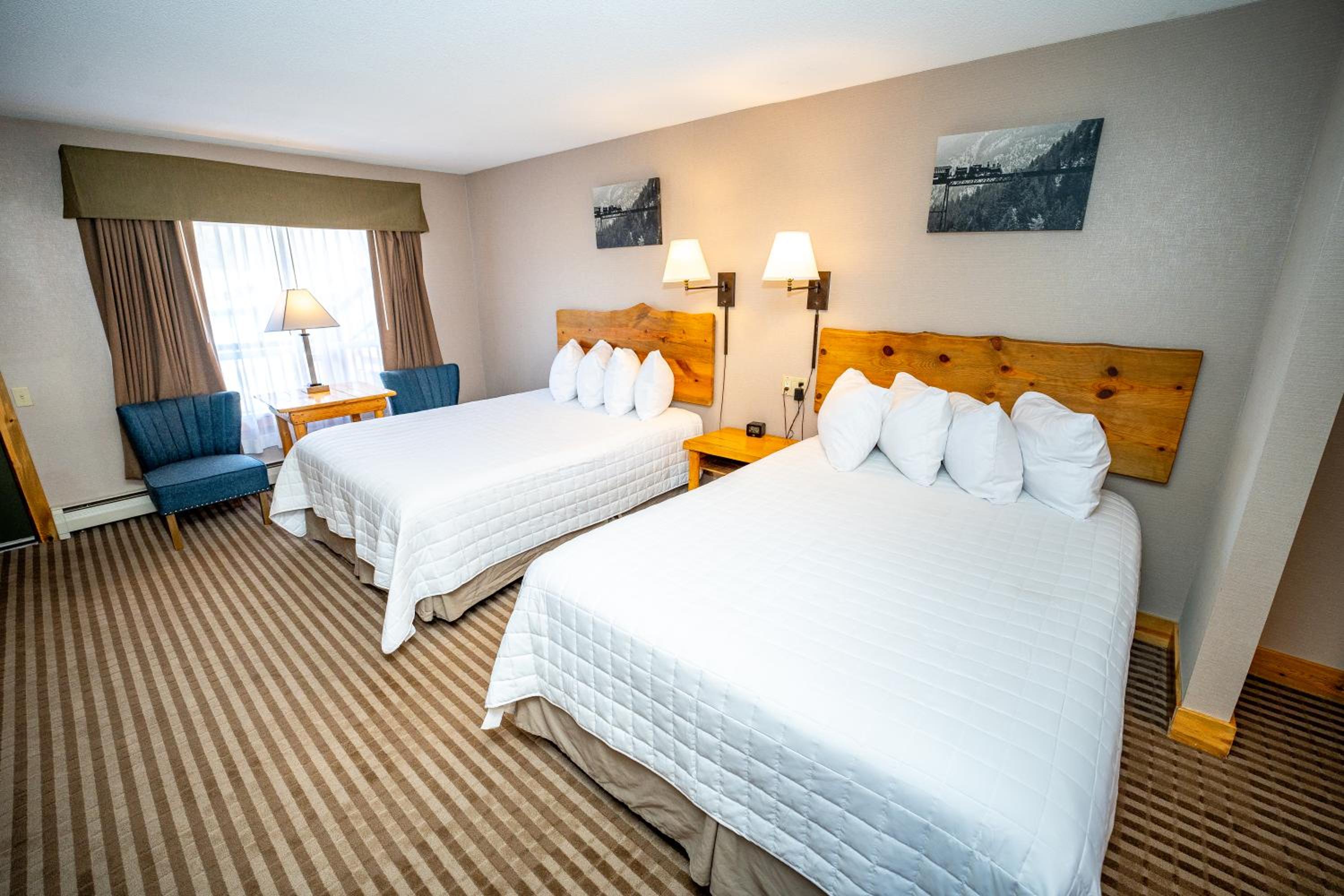 Queen Room with Two Queen Beds - Non-Pet Friendly - Photo 5