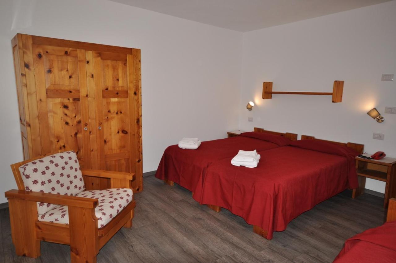 Standard Double or Twin Room - Photo 1