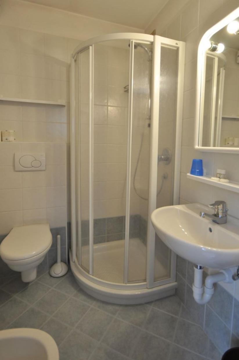 Standard Double or Twin Room - Photo 2