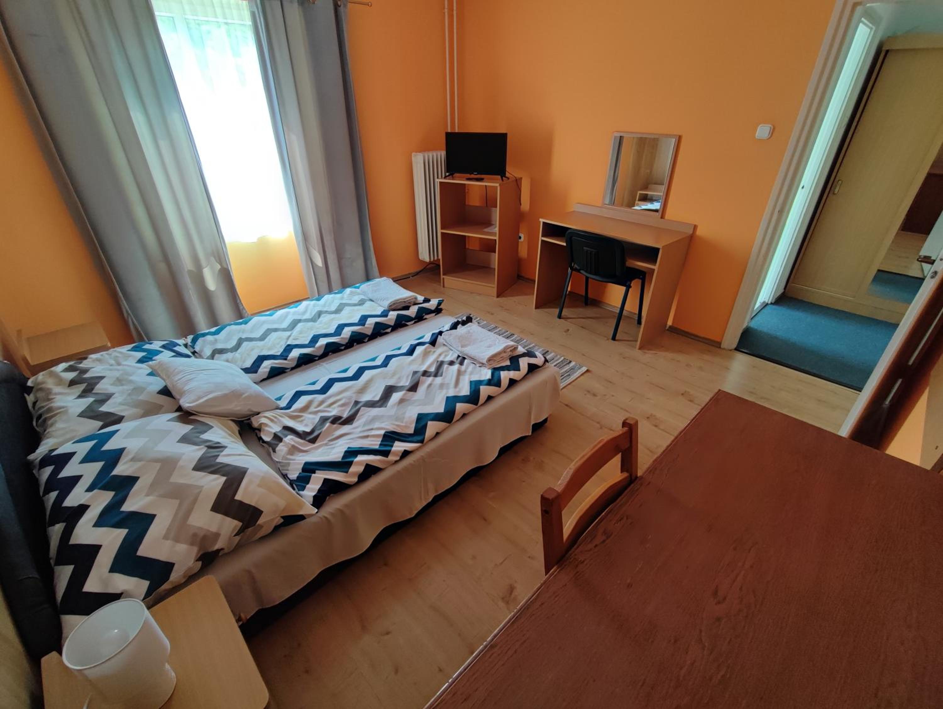 Standard Queen Room - Photo 3
