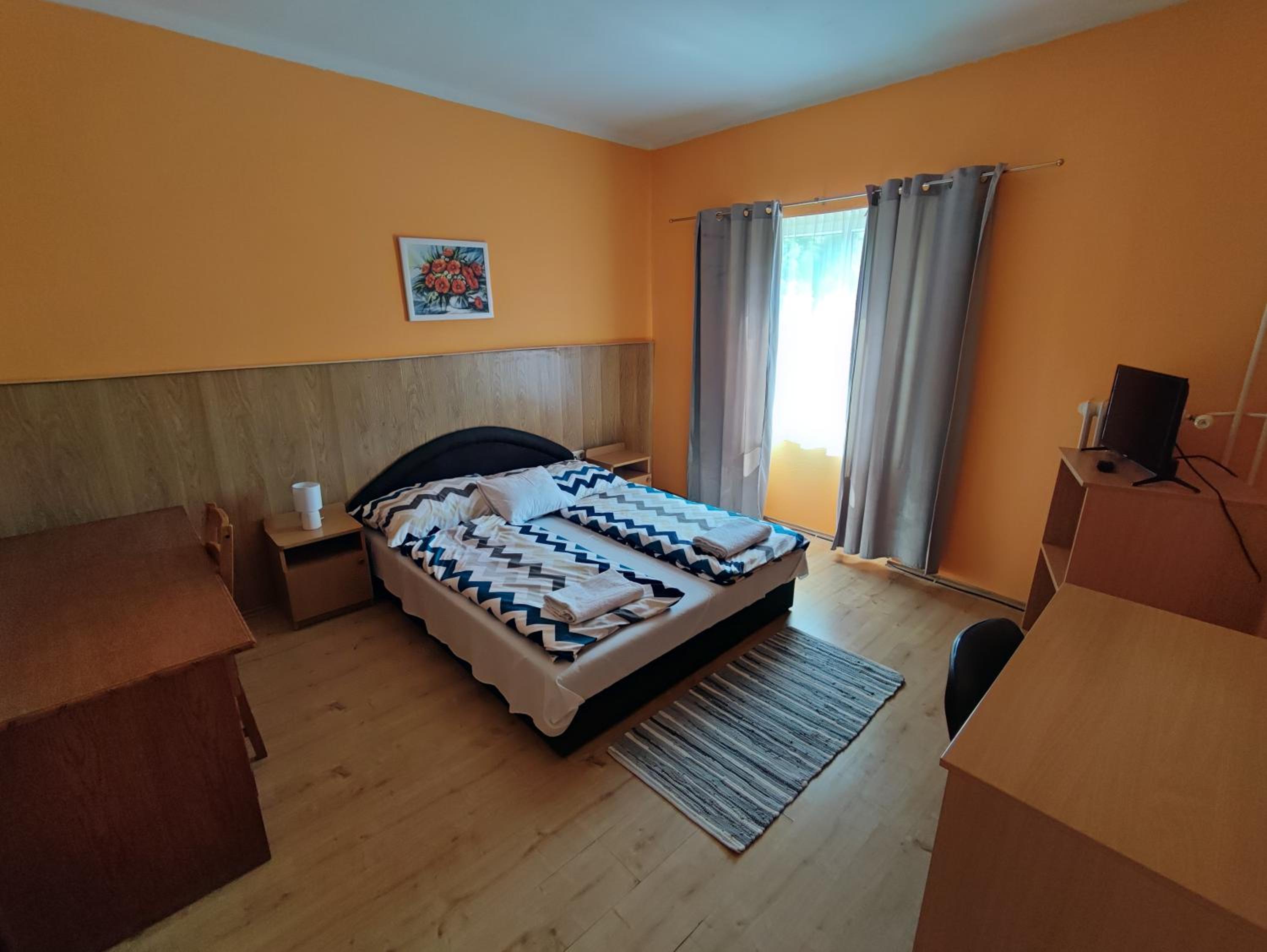 Standard Queen Room - Photo 1