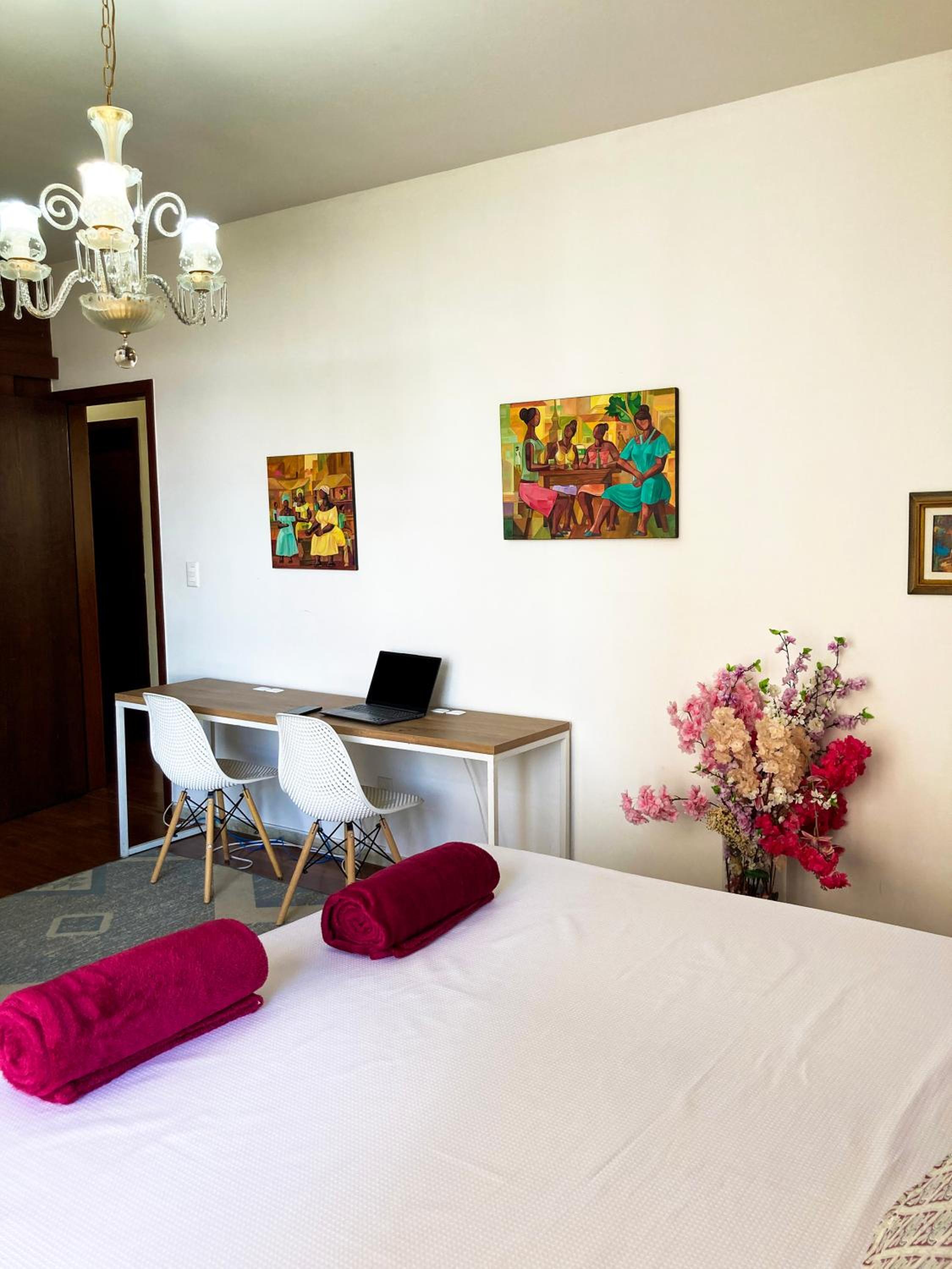 Deluxe King Suite photo 1