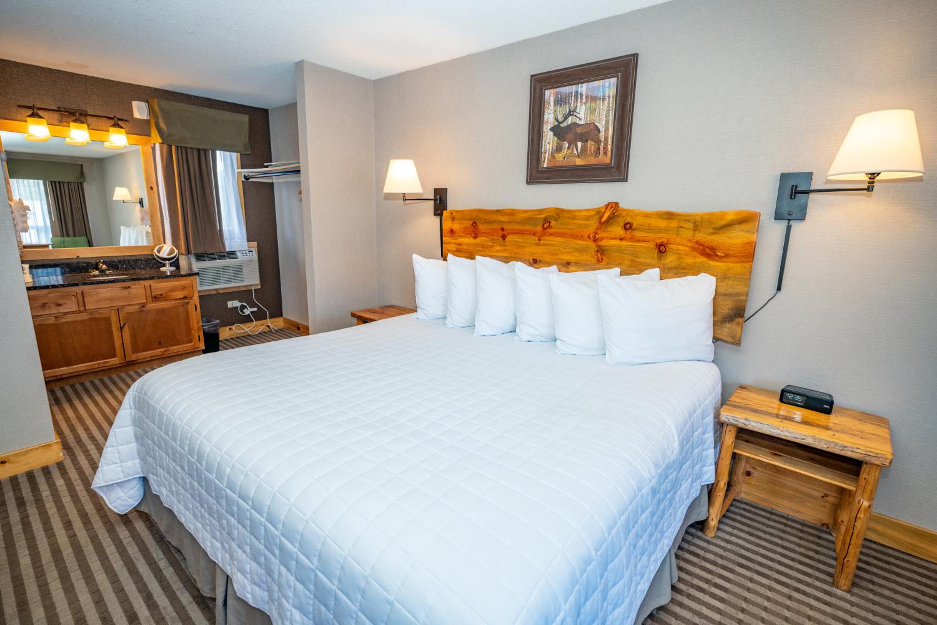 King Room - Non-Pet Friendly - Photo 2