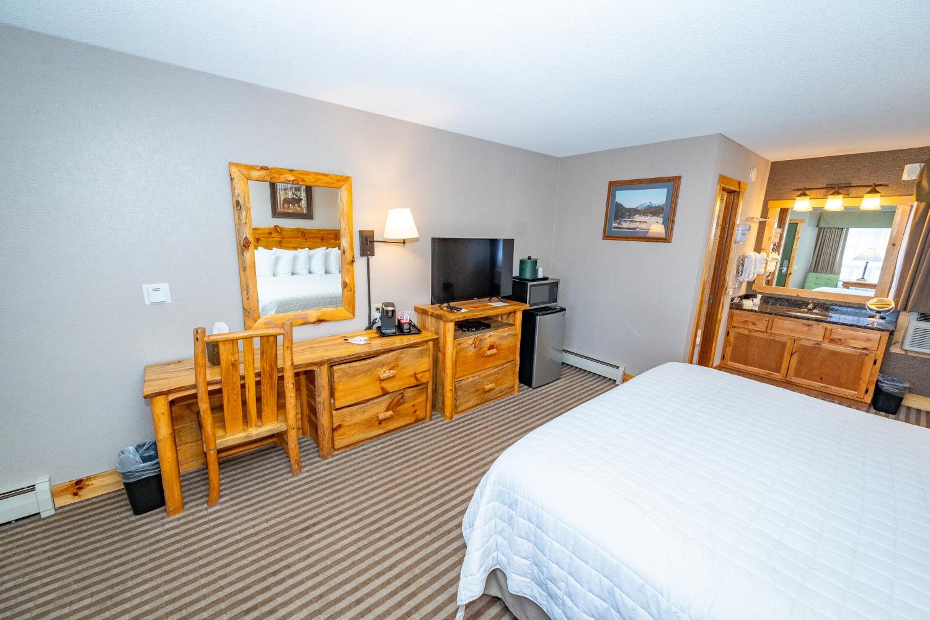 King Room - Non-Pet Friendly - Photo 8