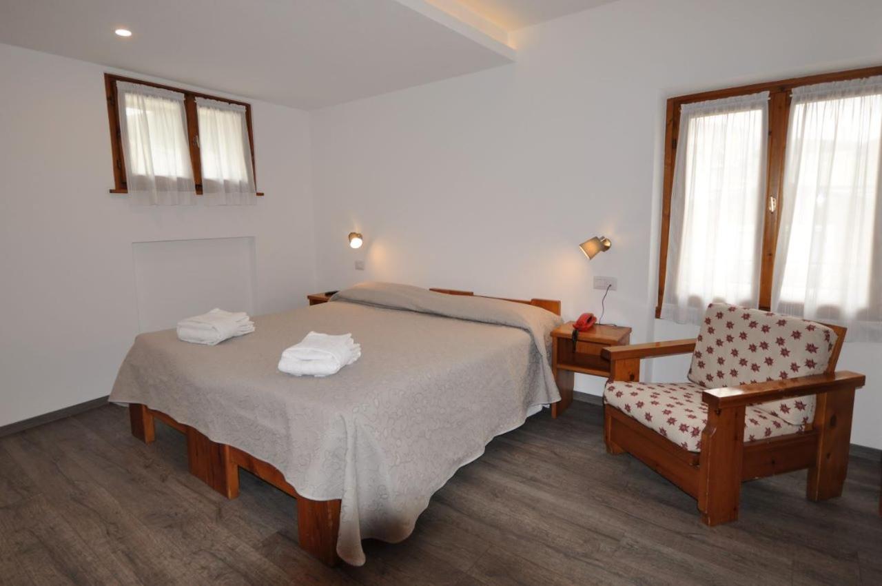 Standard Double or Twin Room - Photo 5