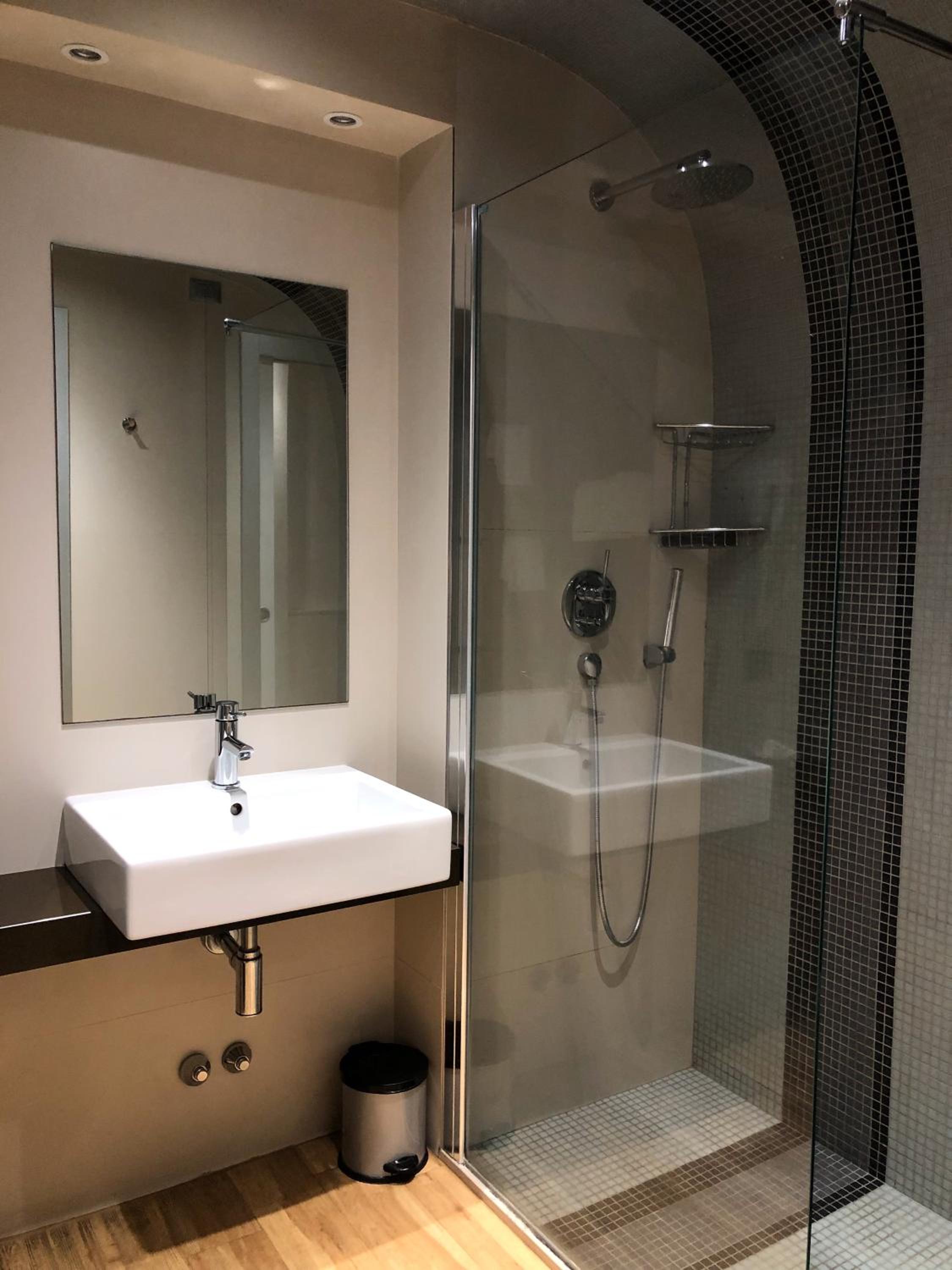 Double Room - Photo 7